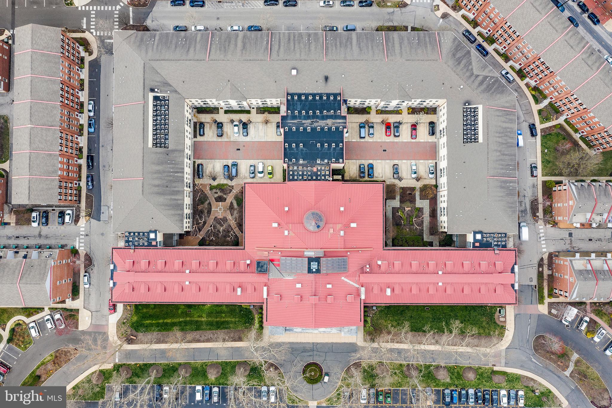 NAVAL SQUARE - Residential Lease