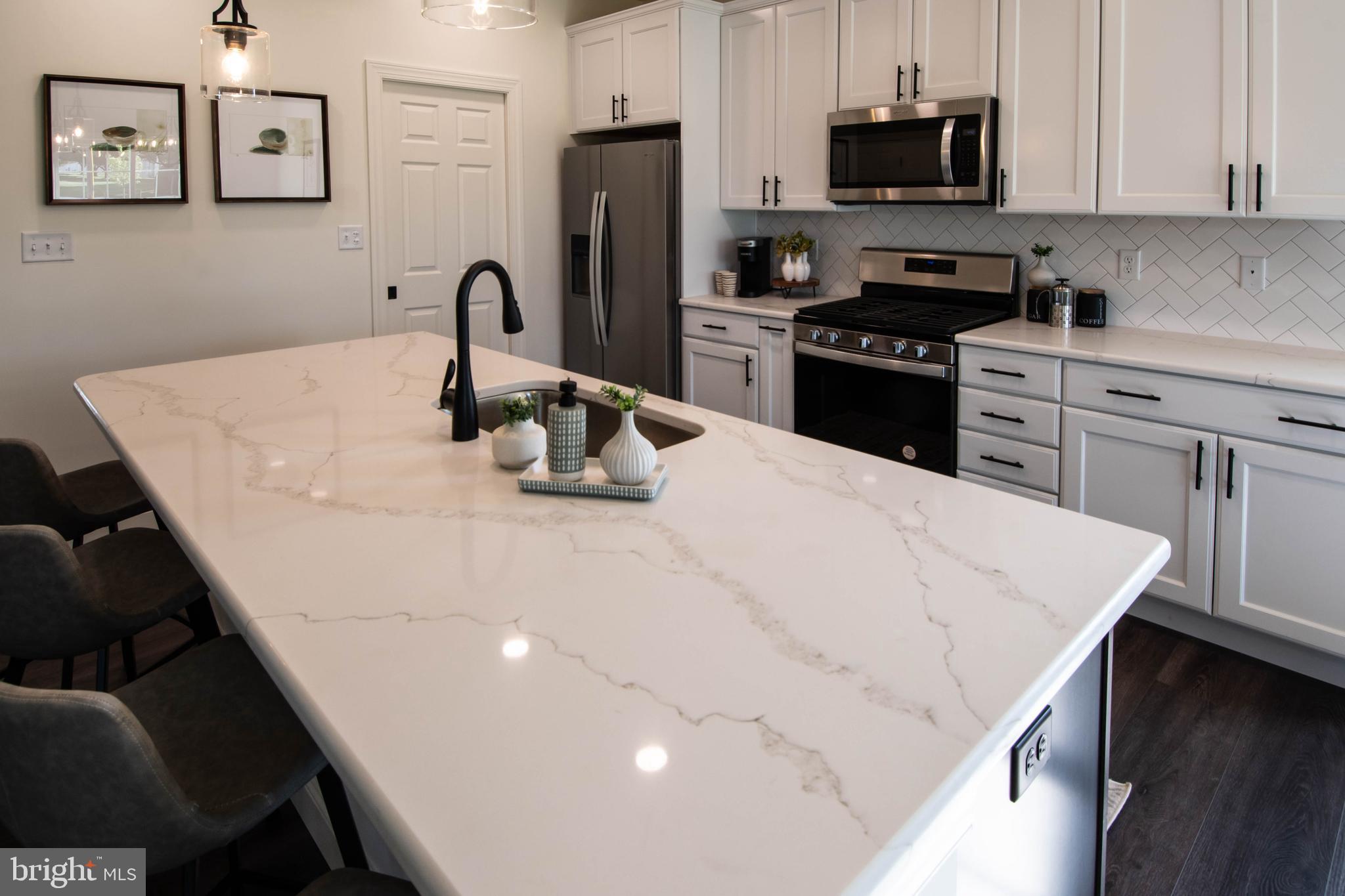 MEADOW LANE FARMS - Residential