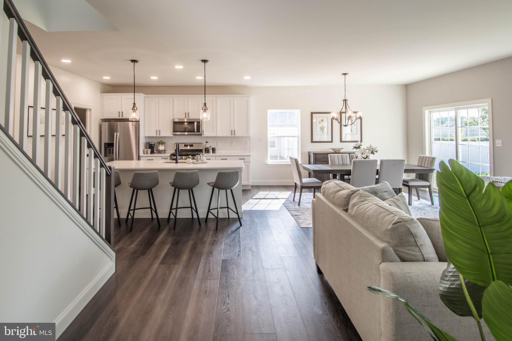 MEADOW LANE FARMS - Residential