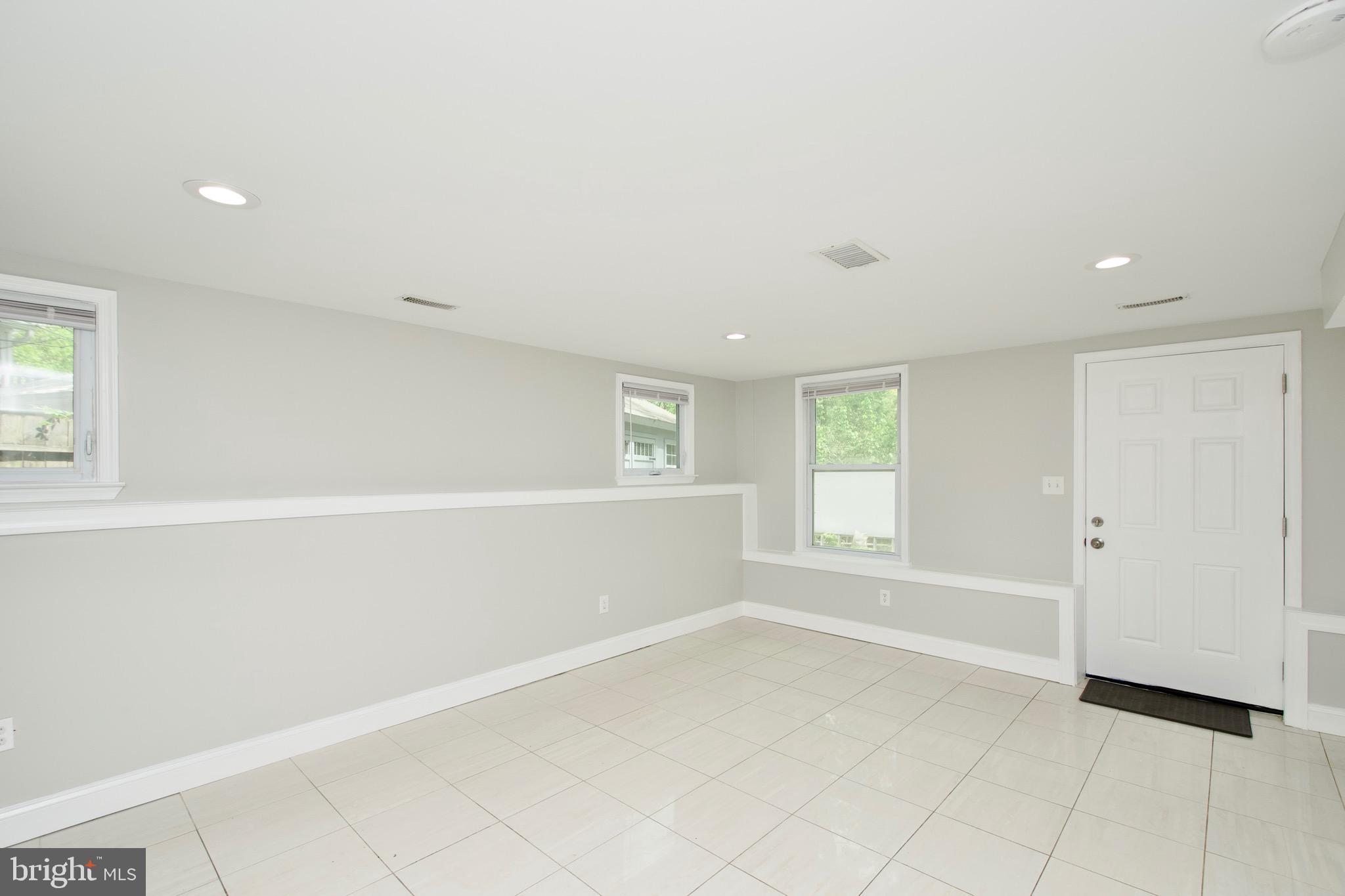 BUCKNELL HEIGHTS - Residential Lease