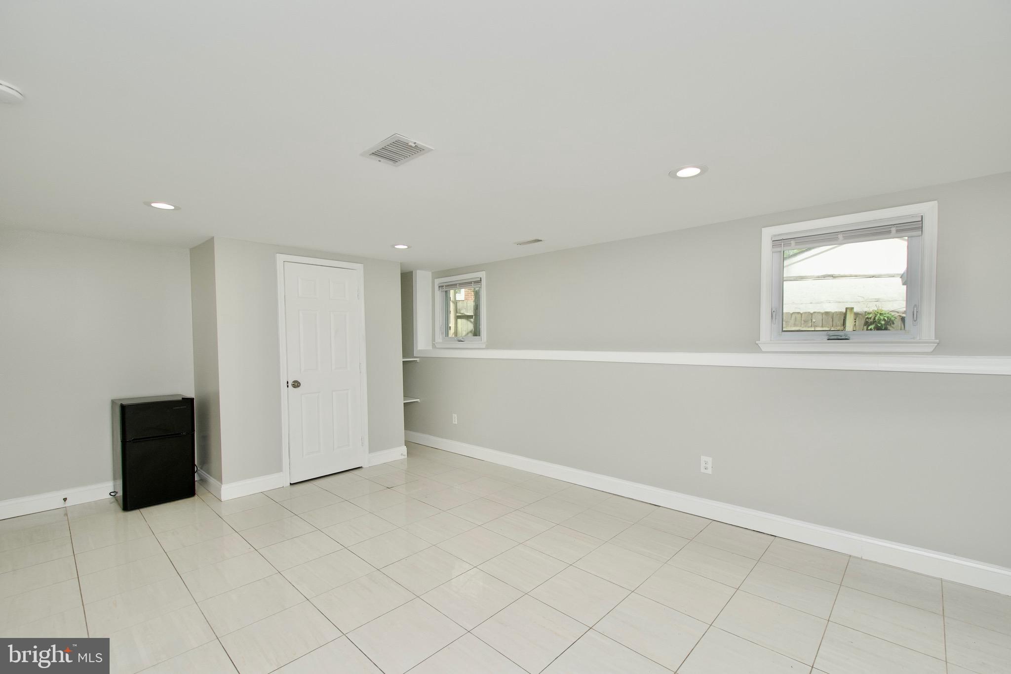 BUCKNELL HEIGHTS - Residential Lease