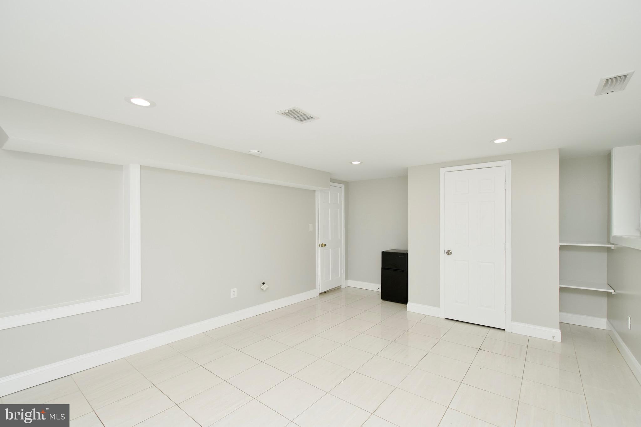 BUCKNELL HEIGHTS - Residential Lease