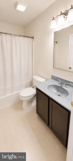 MIDDLETOWN VILLAGE - Residential
