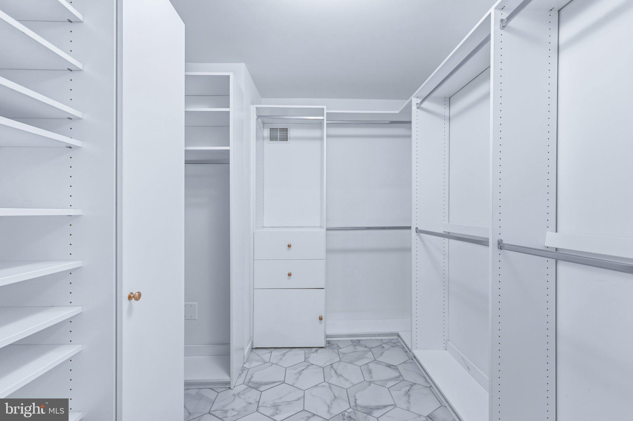 THE FOREST AT SOUTHRUN - Residential