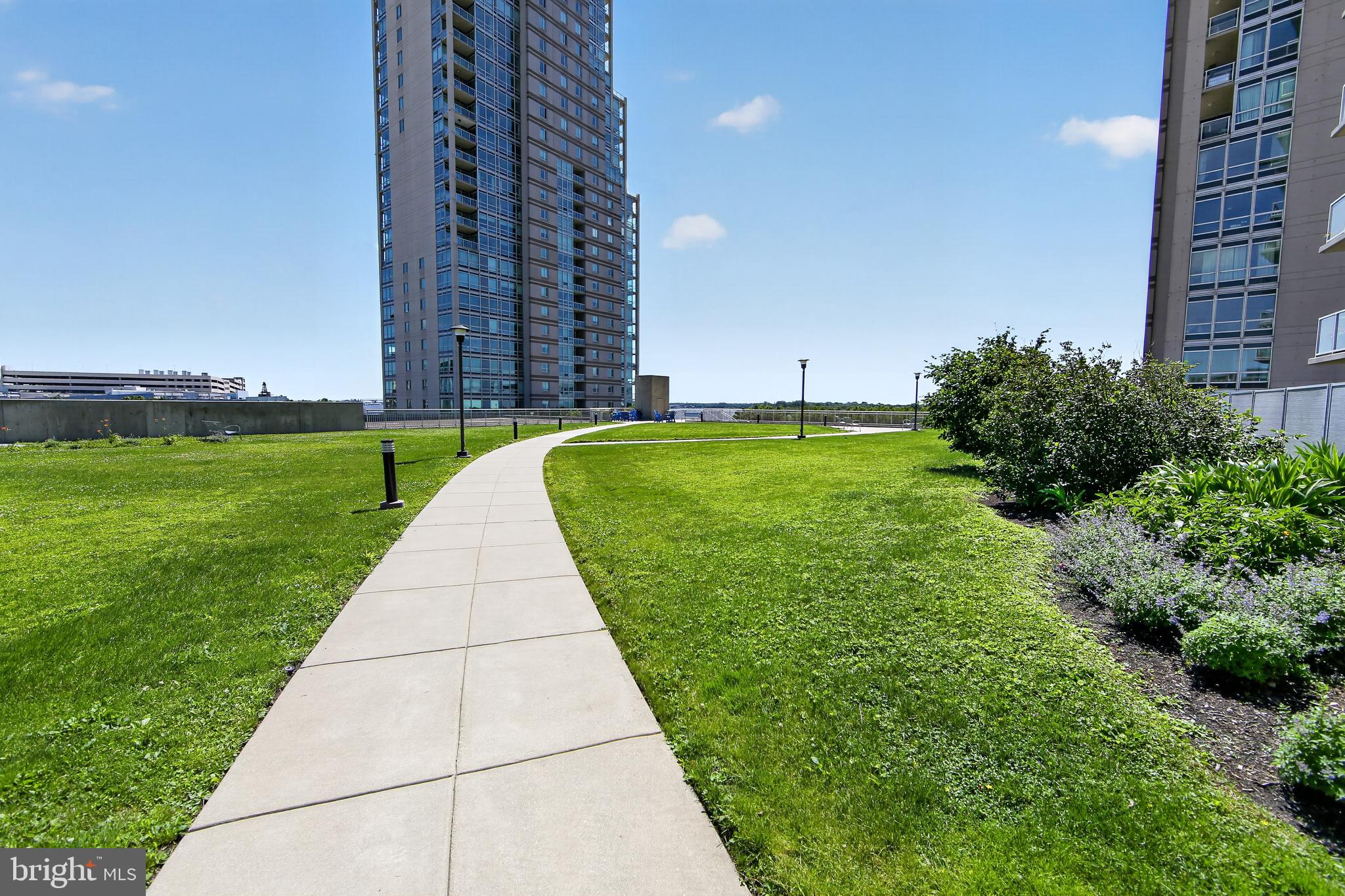 WATERFRONT SQUARE - Residential