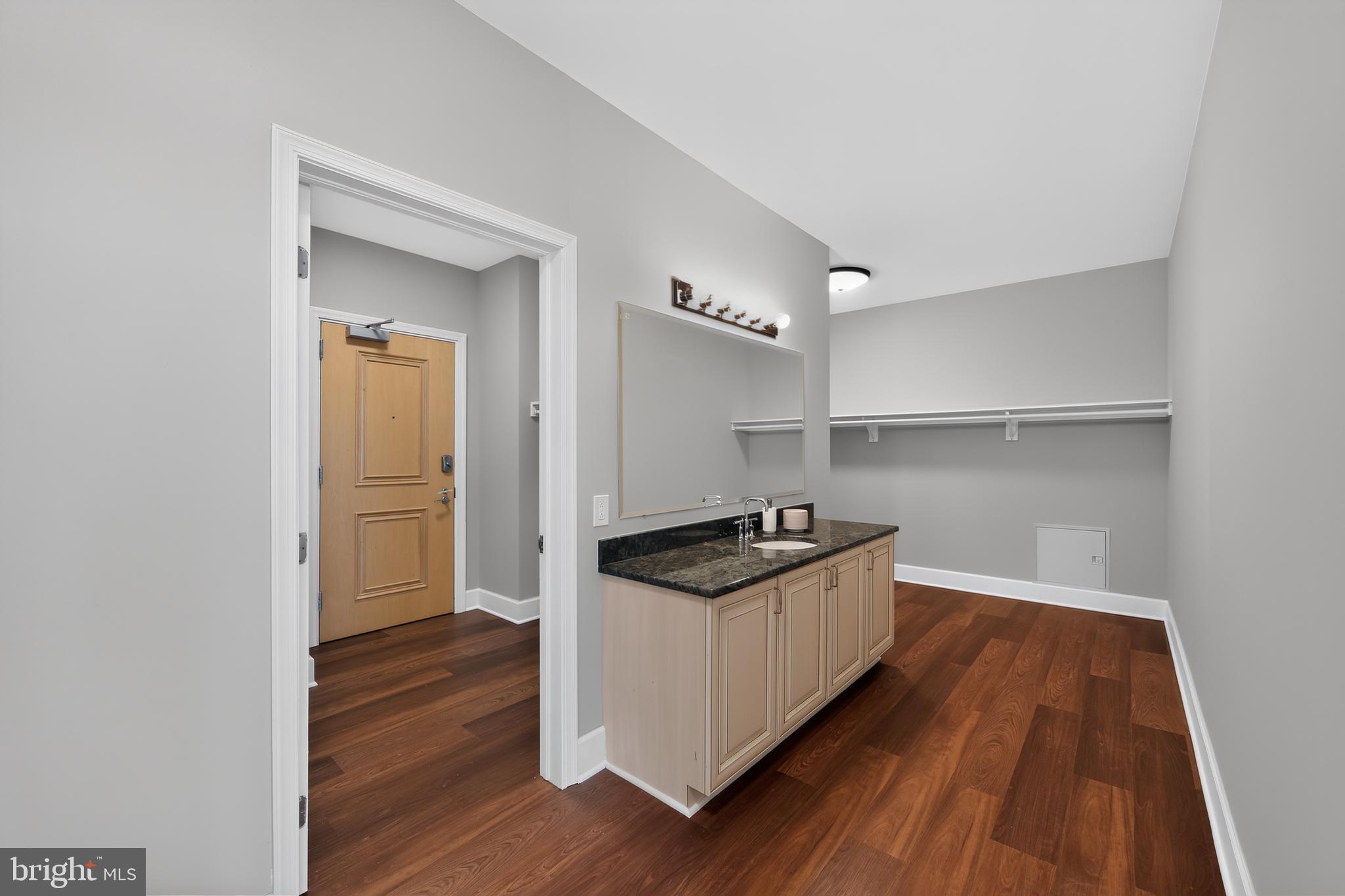 WATERFRONT SQUARE - Residential