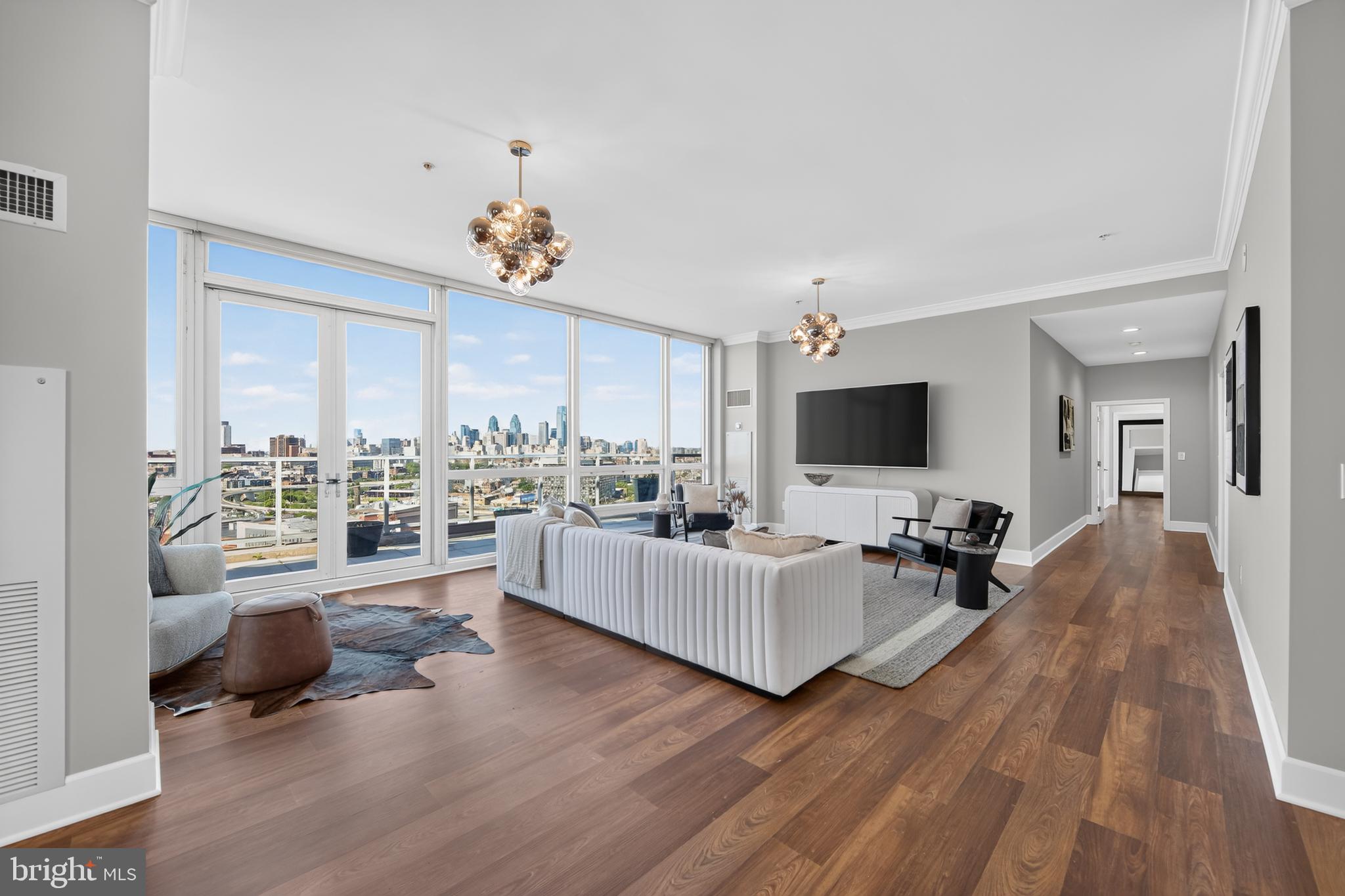 WATERFRONT SQUARE - Residential
