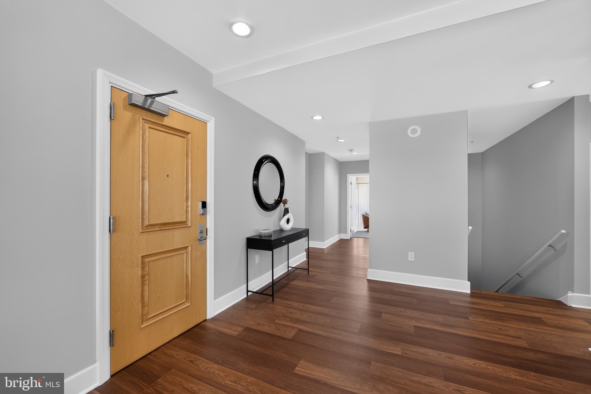 WATERFRONT SQUARE - Residential
