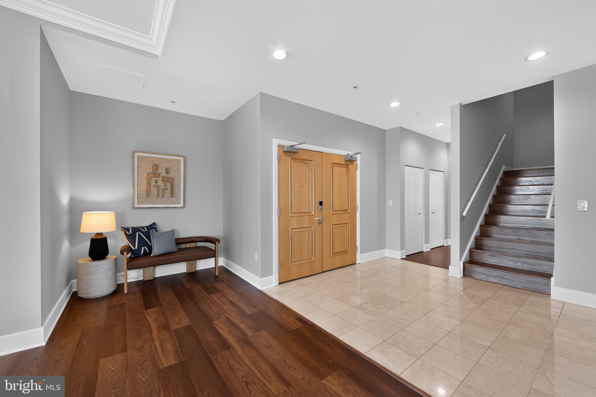 WATERFRONT SQUARE - Residential