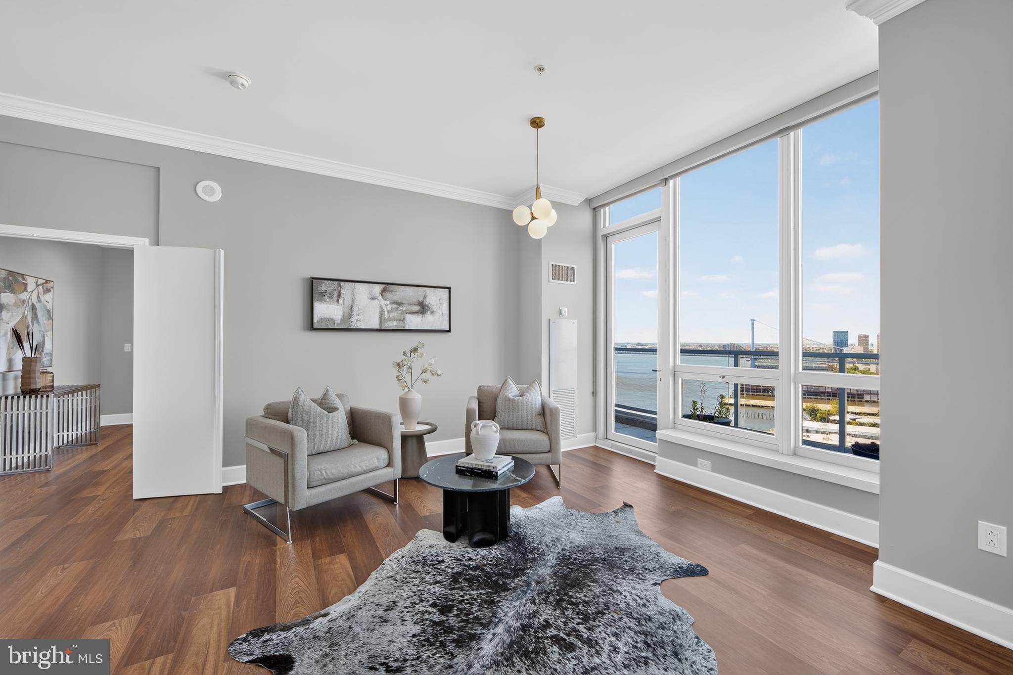 WATERFRONT SQUARE - Residential