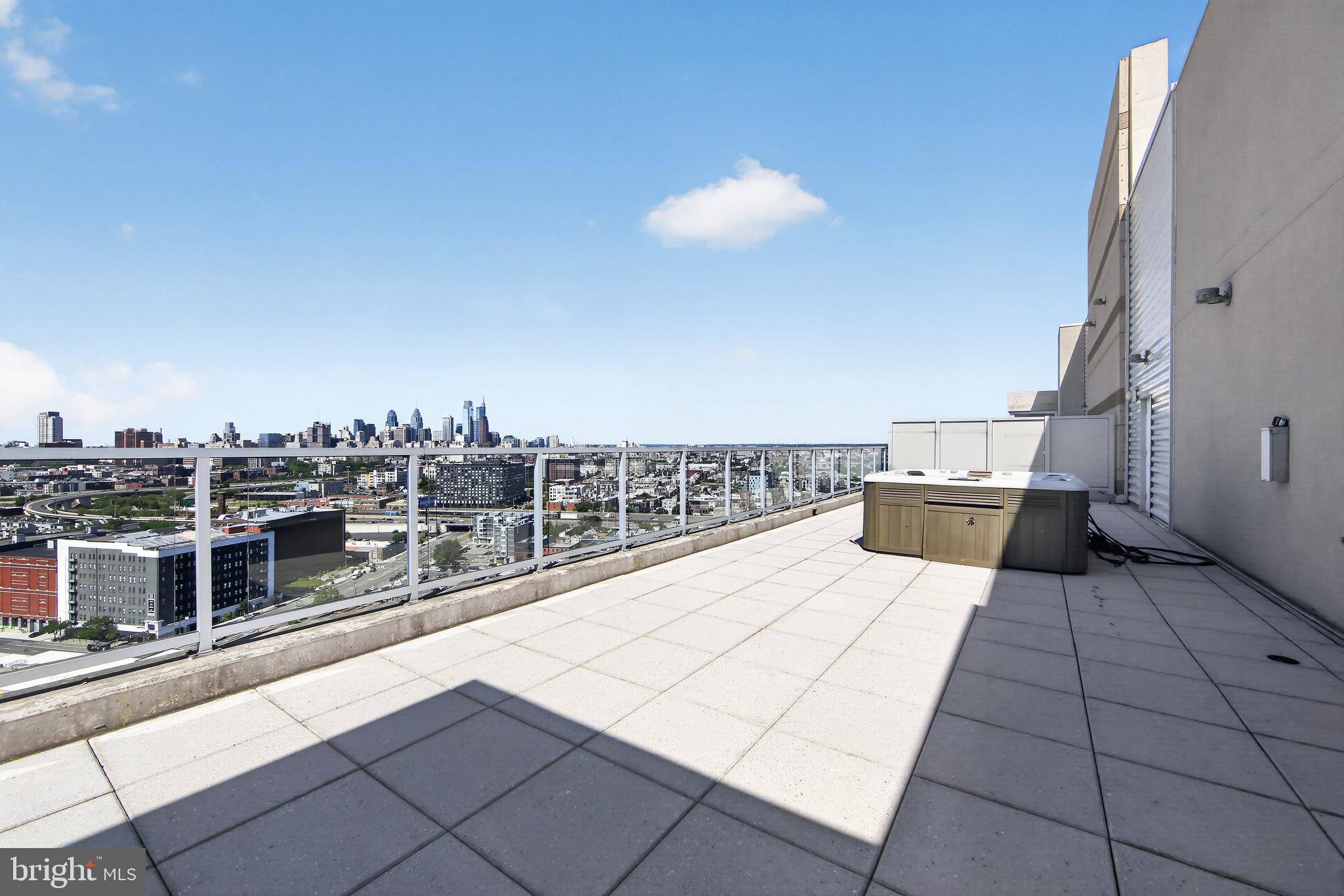 WATERFRONT SQUARE - Residential