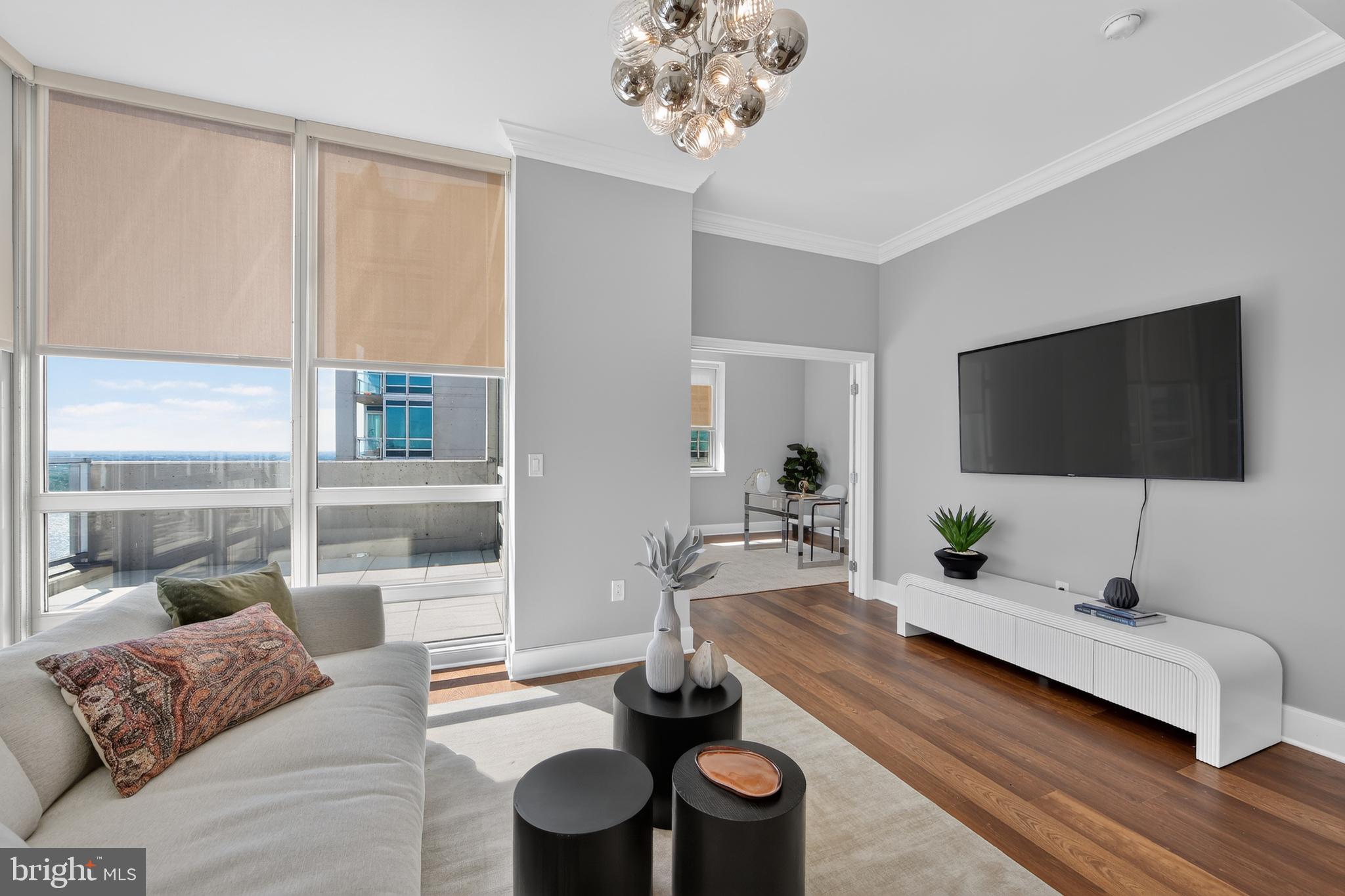 WATERFRONT SQUARE - Residential