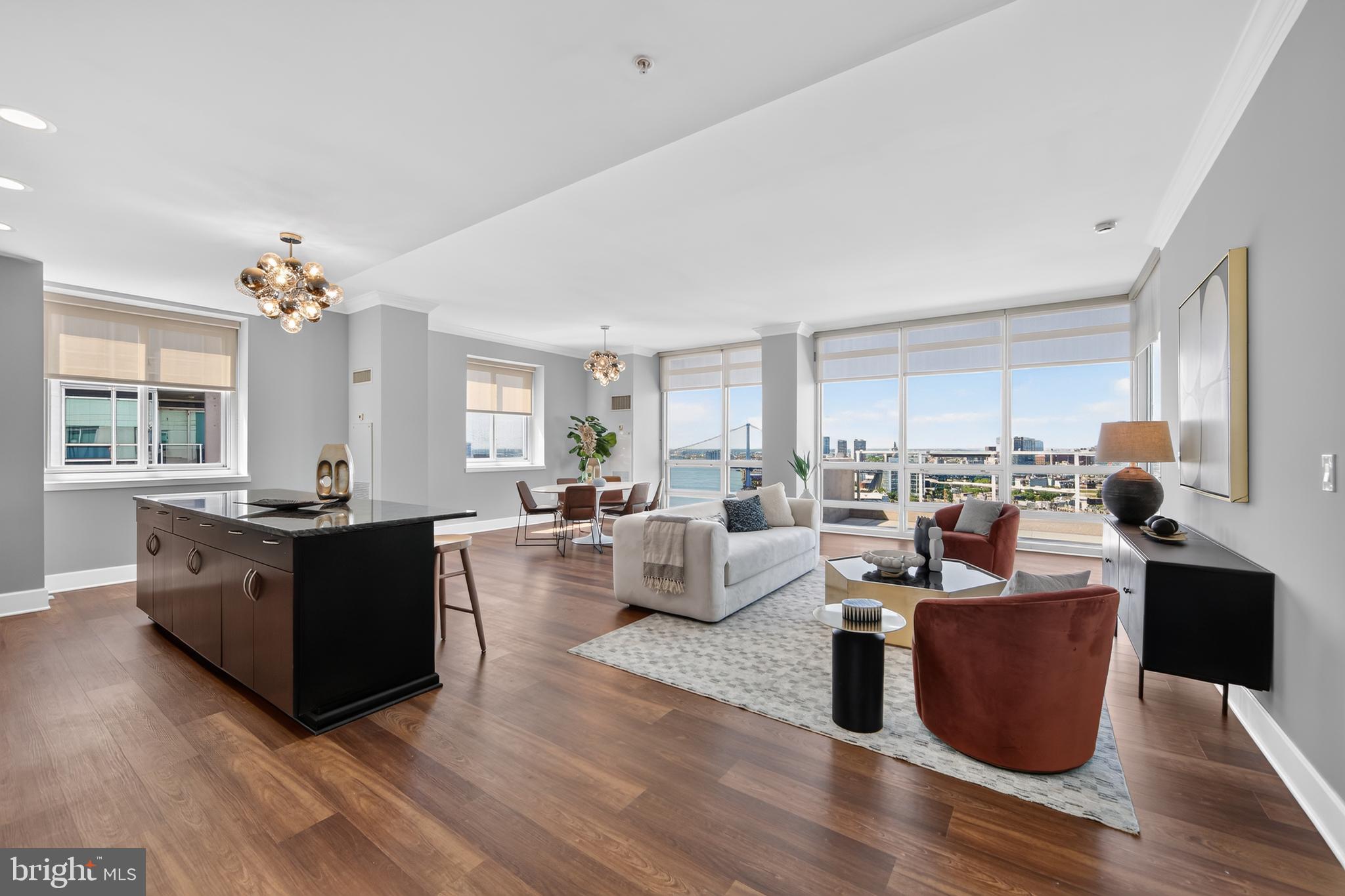WATERFRONT SQUARE - Residential