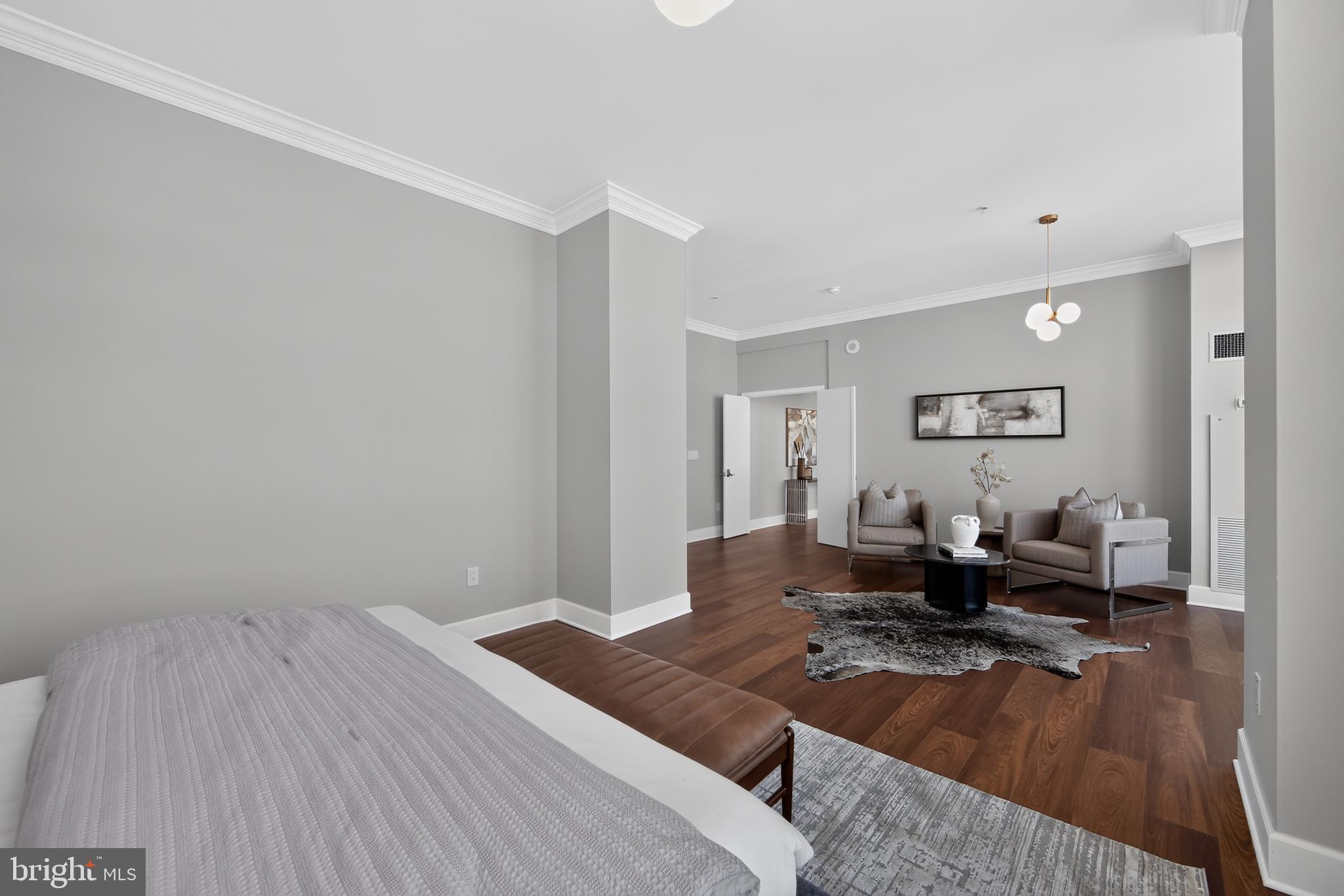 WATERFRONT SQUARE - Residential