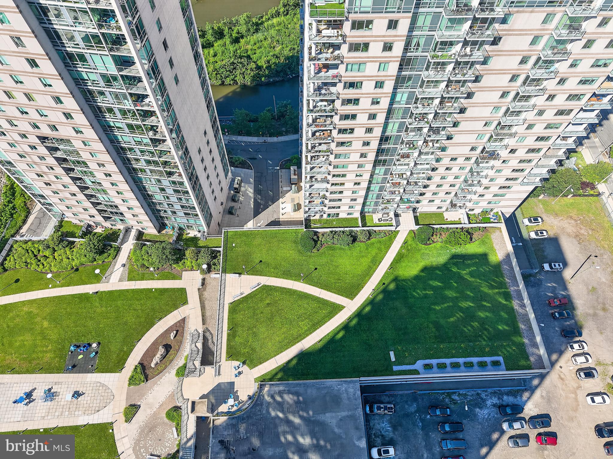 WATERFRONT SQUARE - Residential
