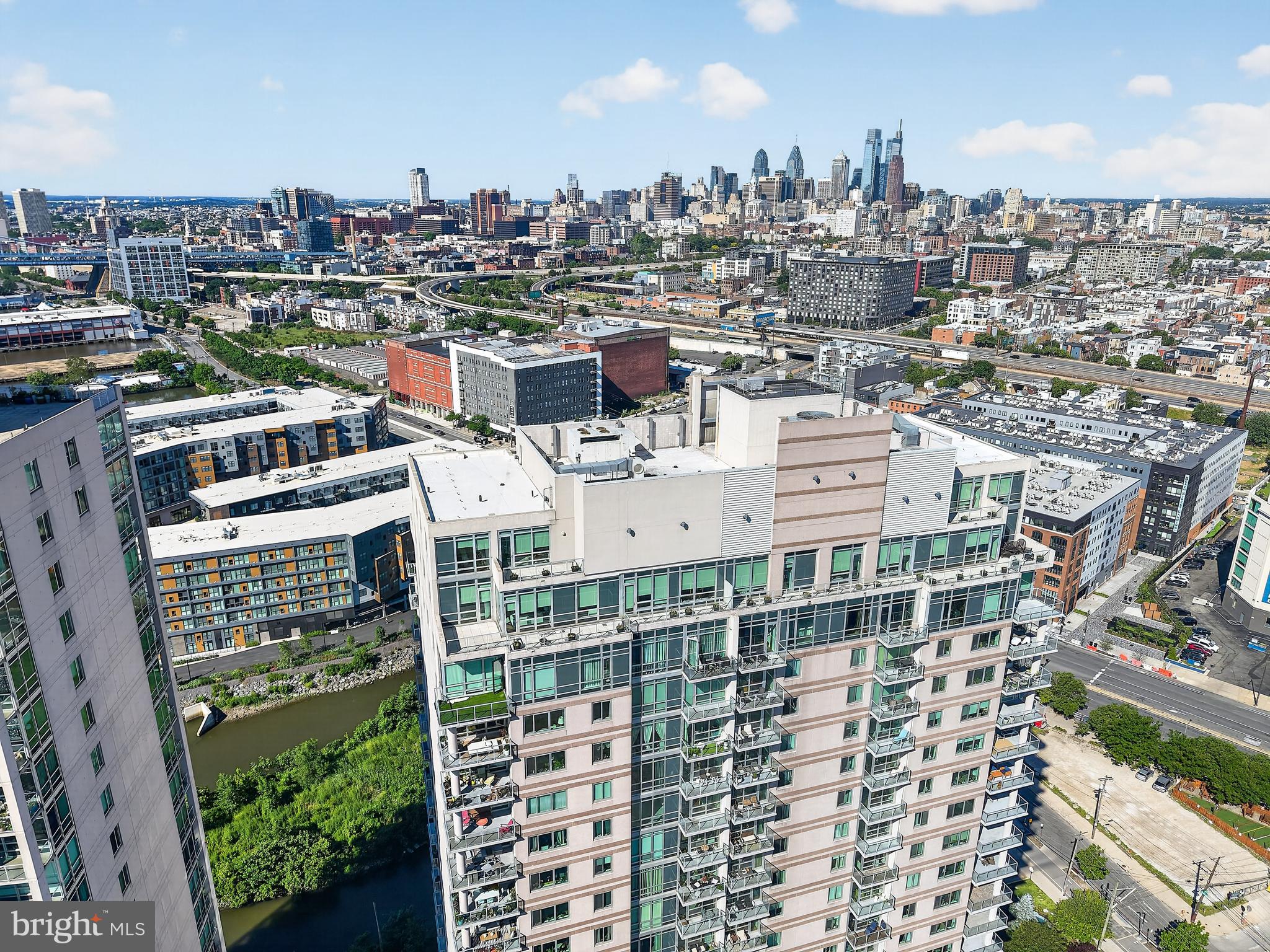 WATERFRONT SQUARE - Residential