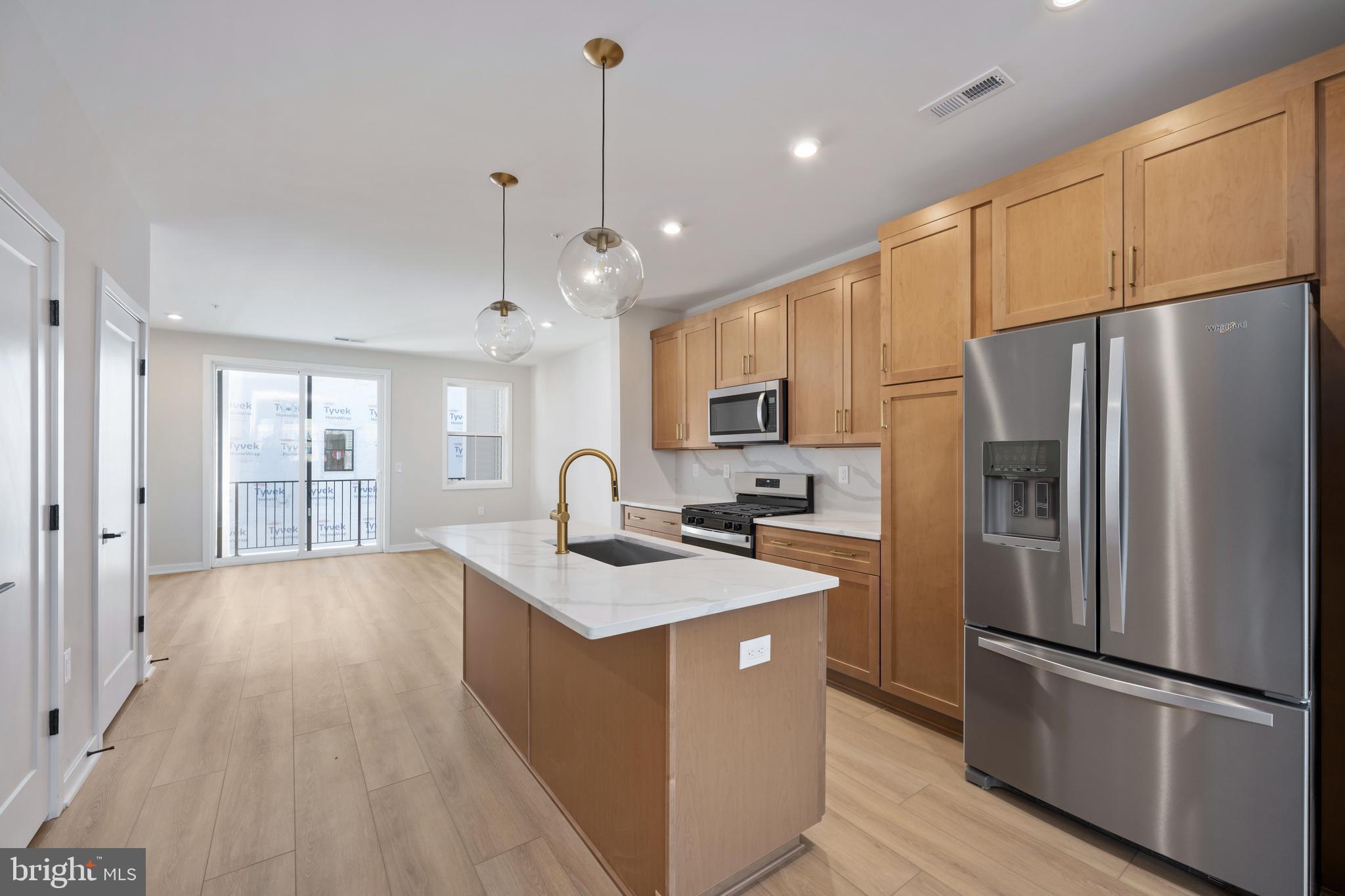 COMMONWEALTH PLACE AT WESTFIELDS - Residential