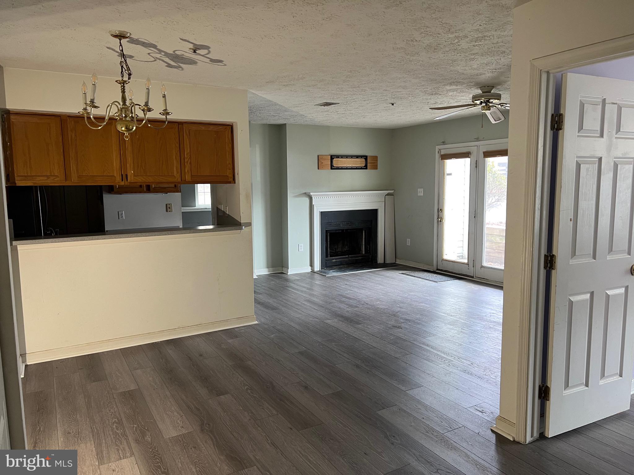 WATERS EDGE AT NORTH LAKE - Residential