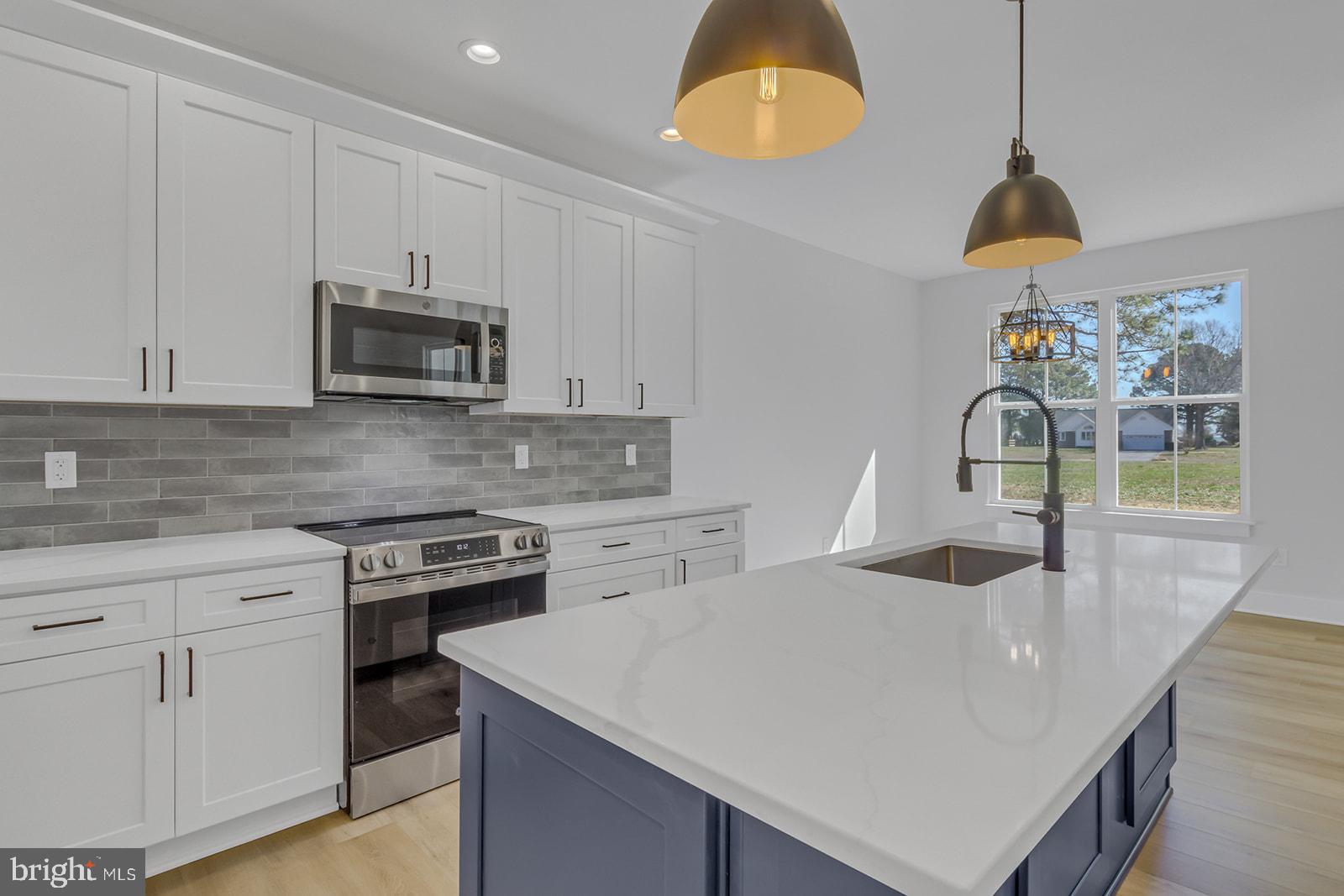 CHESAPEAKE HARBOR - Residential