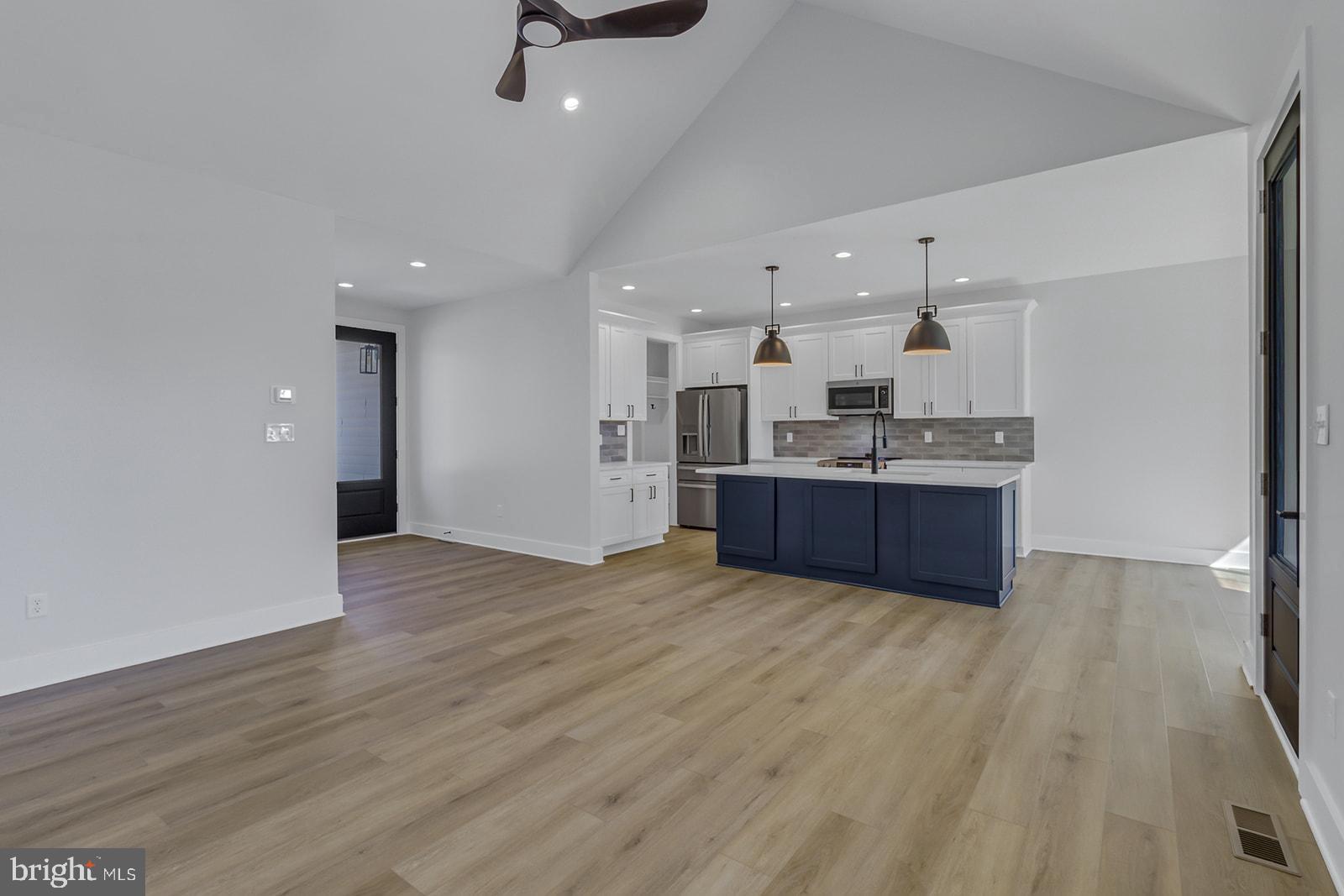 CHESAPEAKE HARBOR - Residential