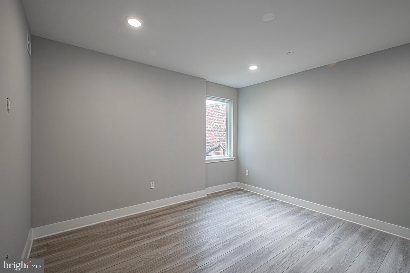 GRADUATE HOSPITAL - Residential Lease