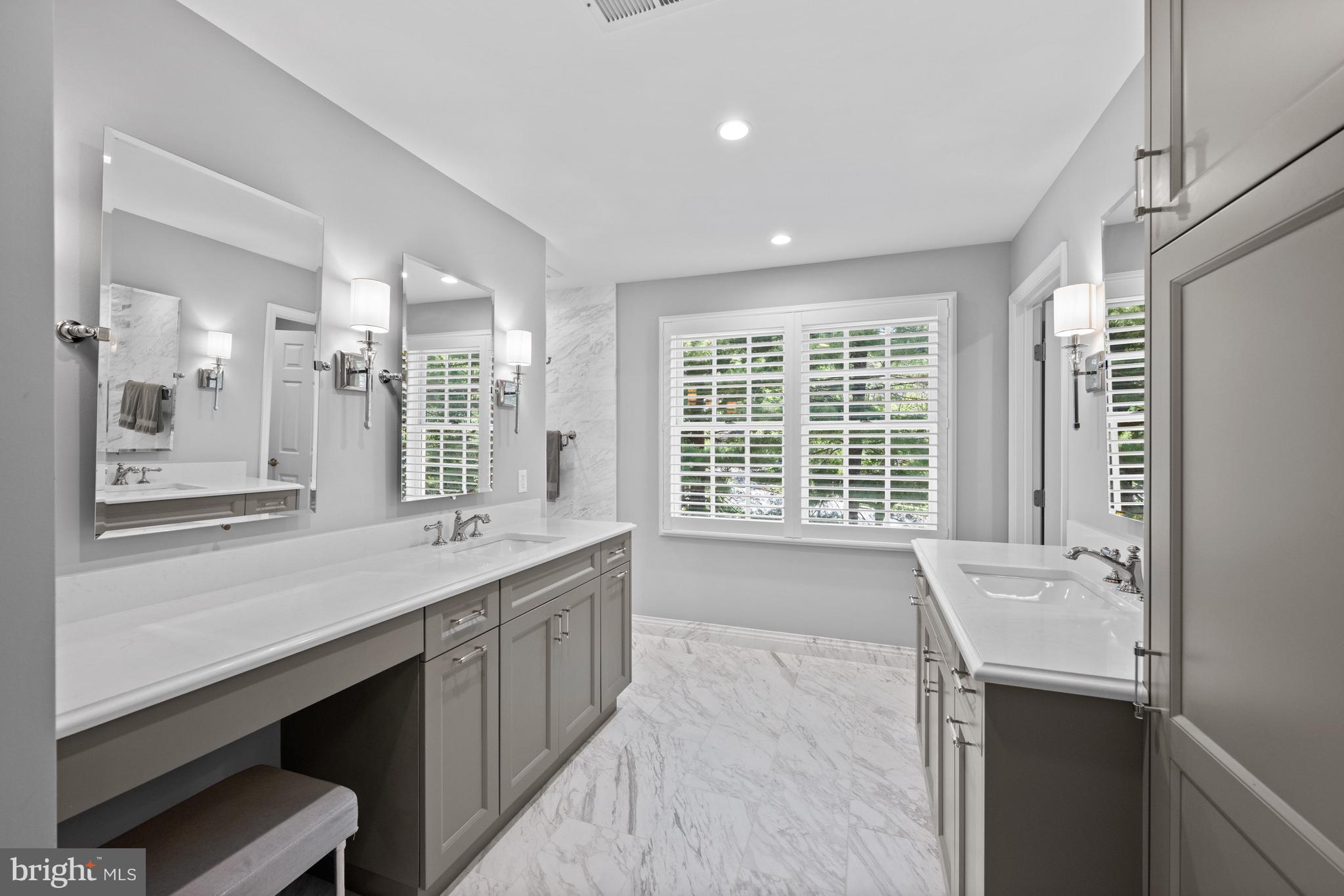 RIVER FALLS - Residential