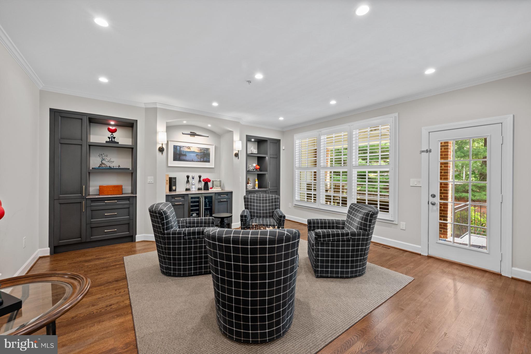 RIVER FALLS - Residential