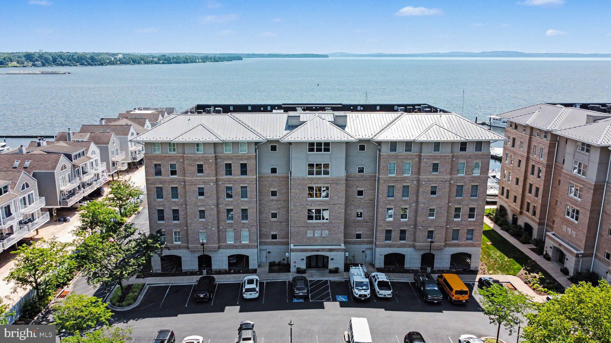 HERON HARBOR - Residential