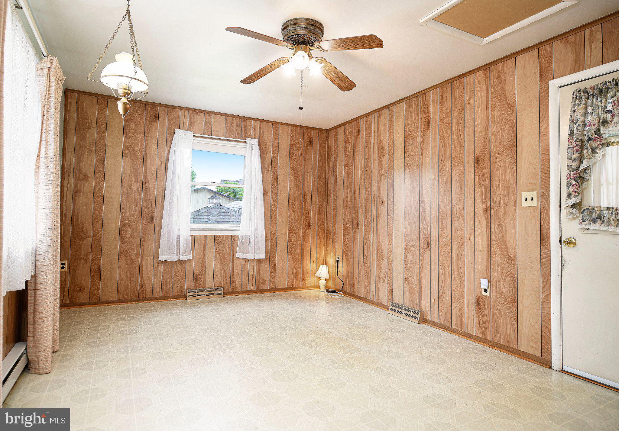 ESSEX - Residential