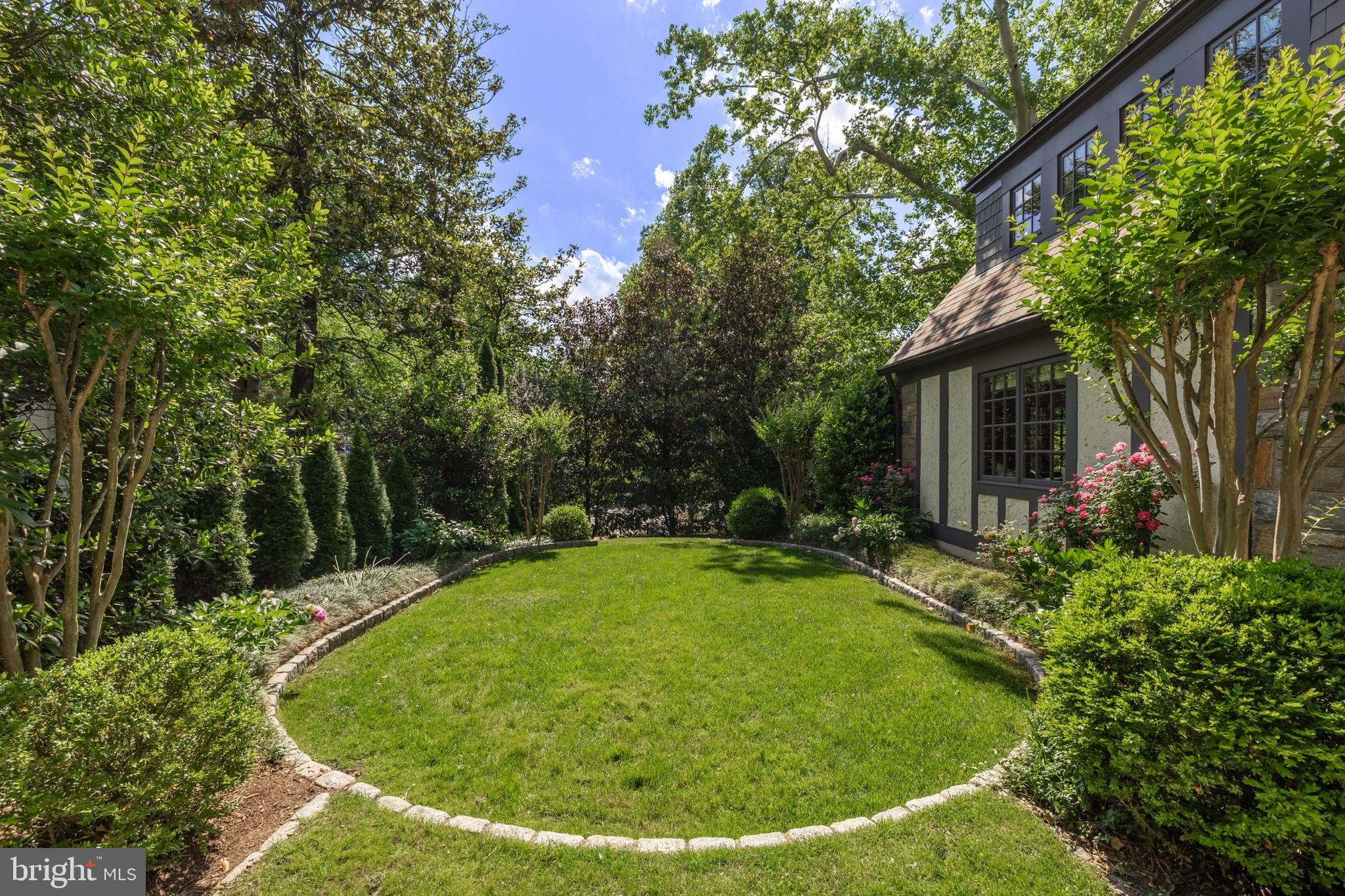 SPRING VALLEY - Residential