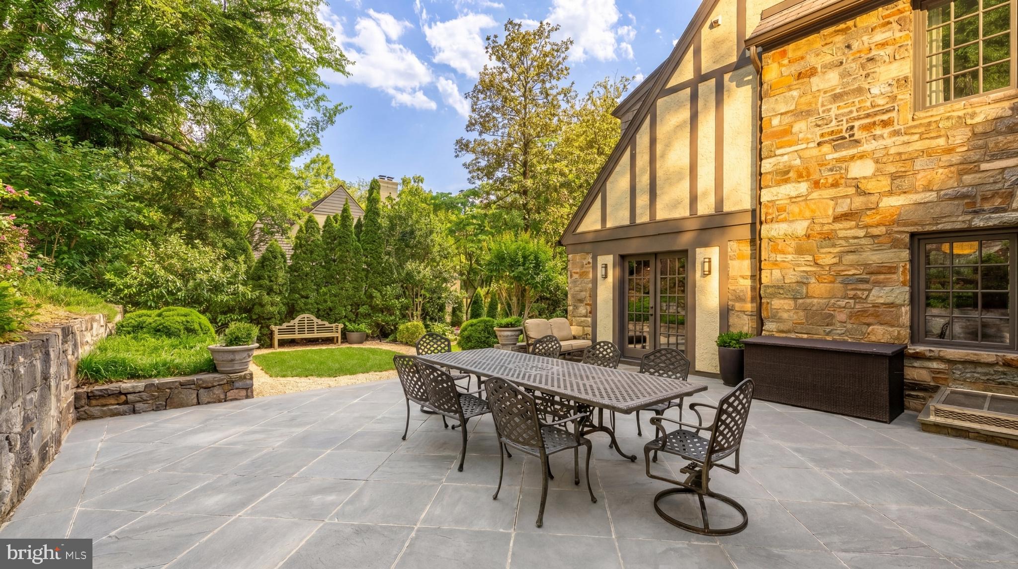 SPRING VALLEY - Residential
