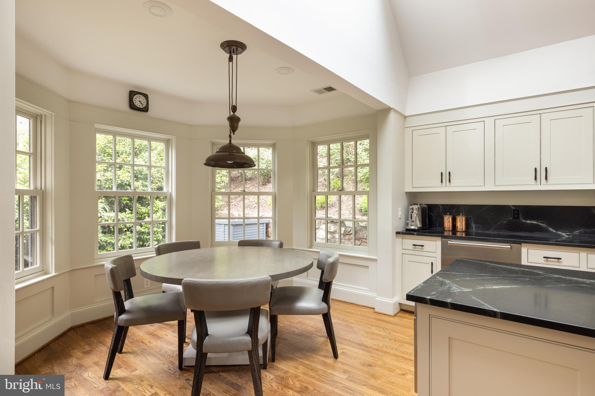 SPRING VALLEY - Residential