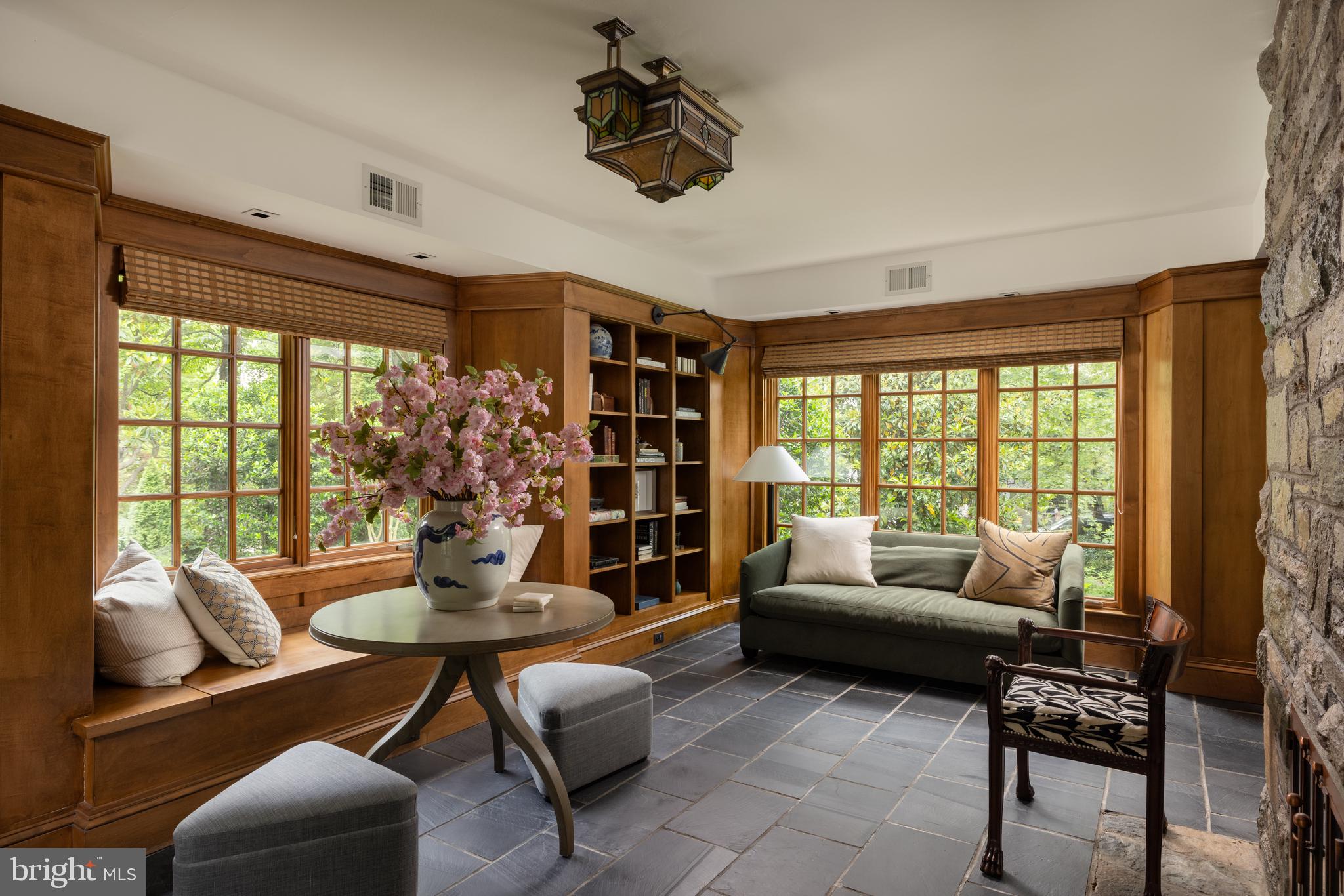 SPRING VALLEY - Residential