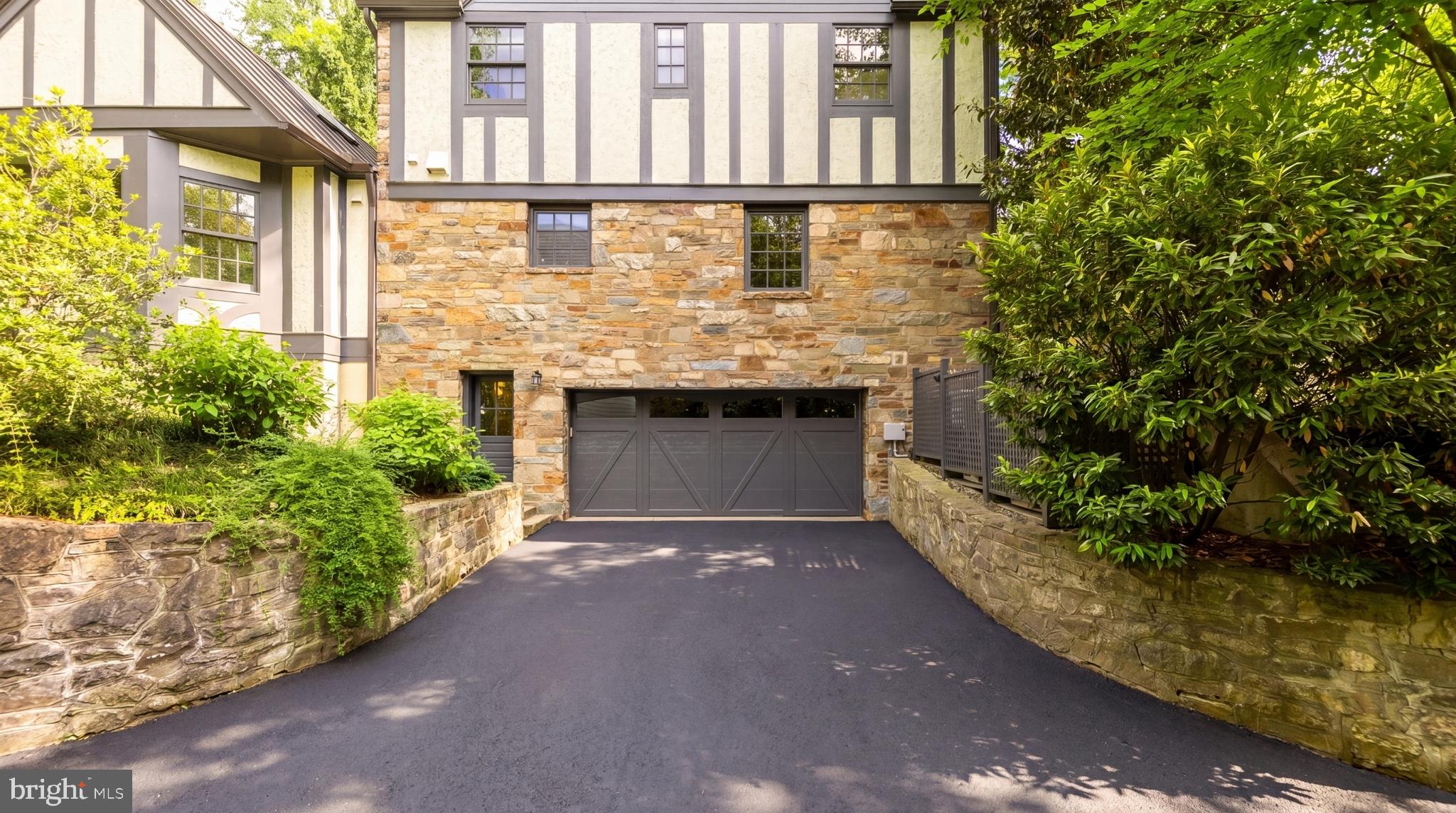 SPRING VALLEY - Residential