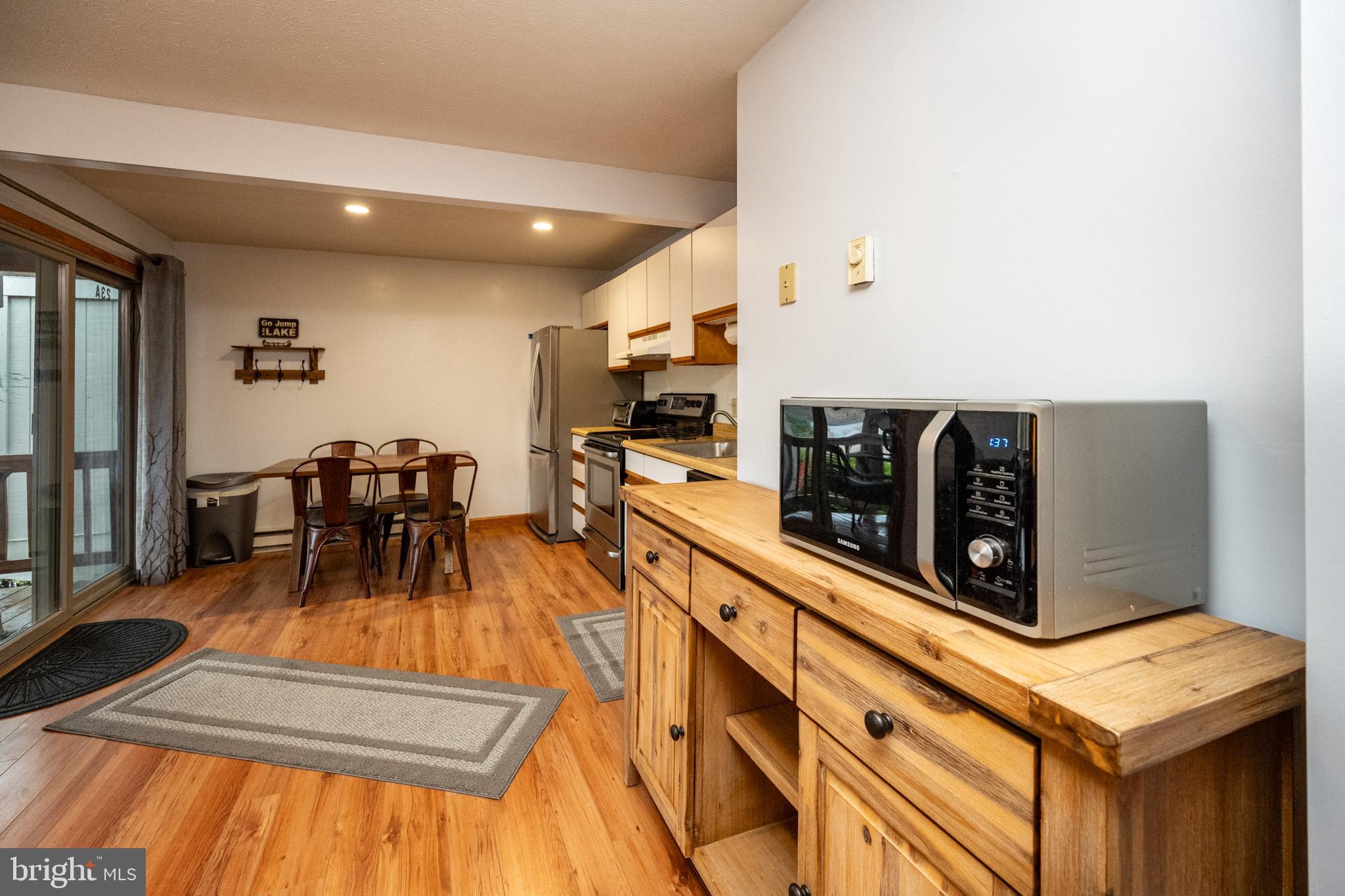 TRADERS LANDING - Residential