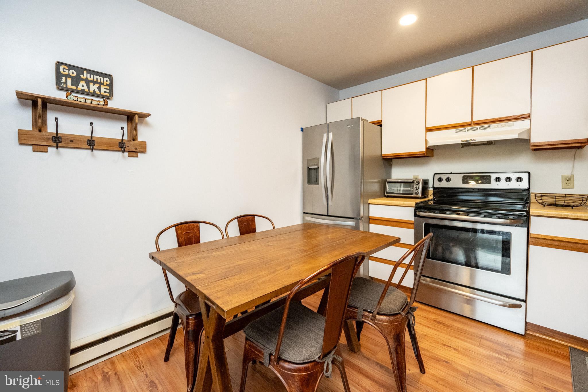 TRADERS LANDING - Residential