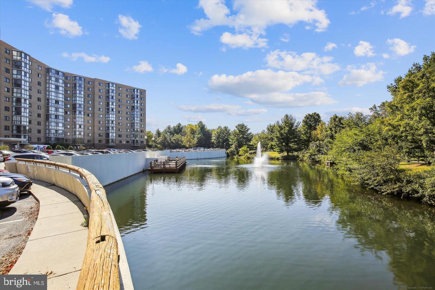 LEISURE WORLD - Residential