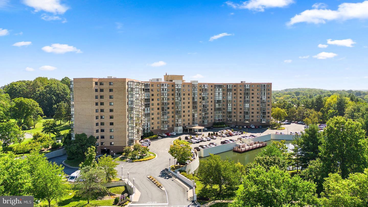 LEISURE WORLD - Residential