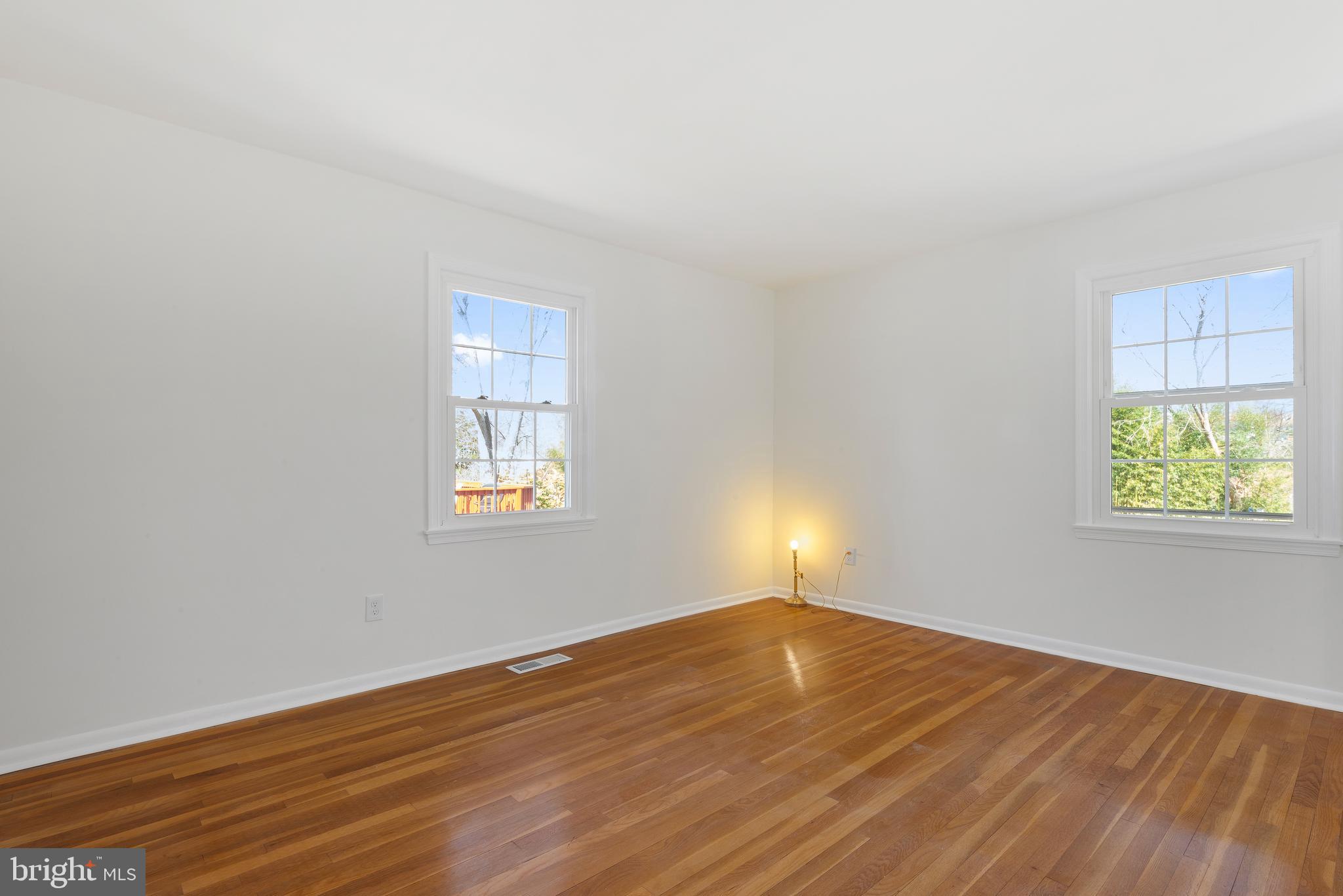WILLIAMSBURG VILLAGE - Residential