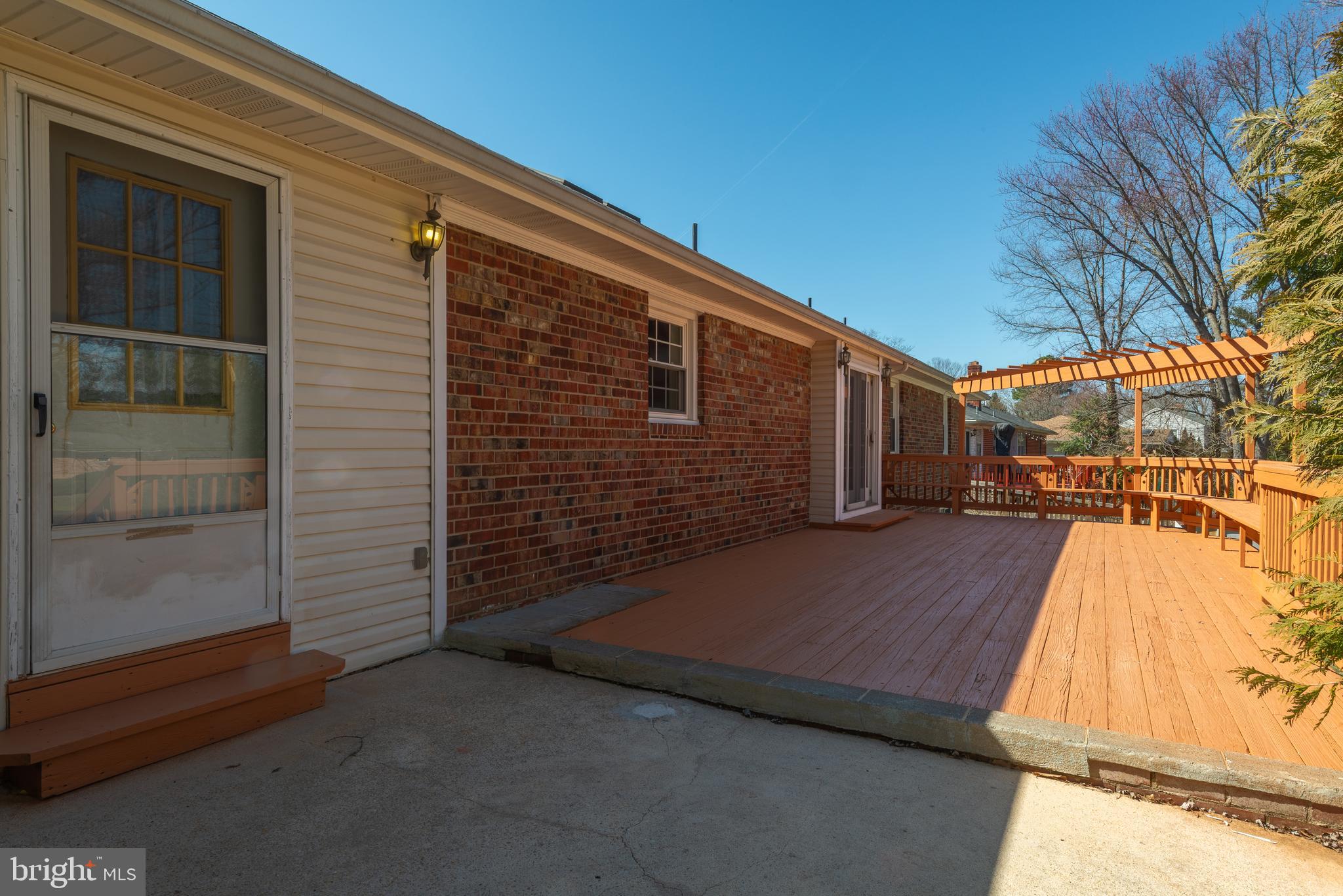 WILLIAMSBURG VILLAGE - Residential