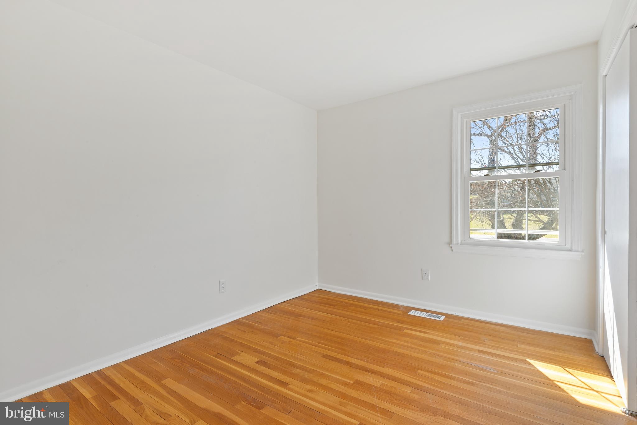 WILLIAMSBURG VILLAGE - Residential