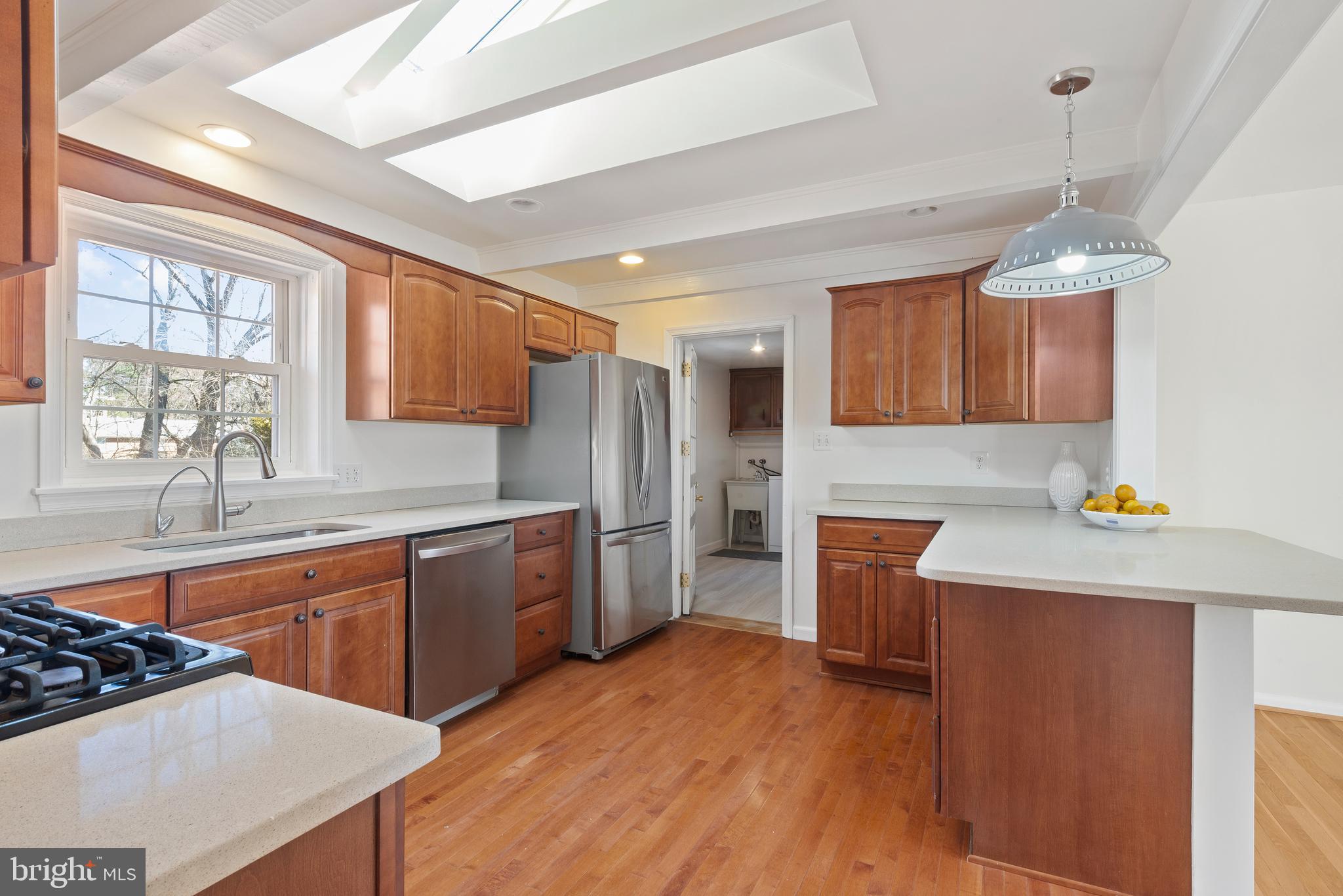 WILLIAMSBURG VILLAGE - Residential