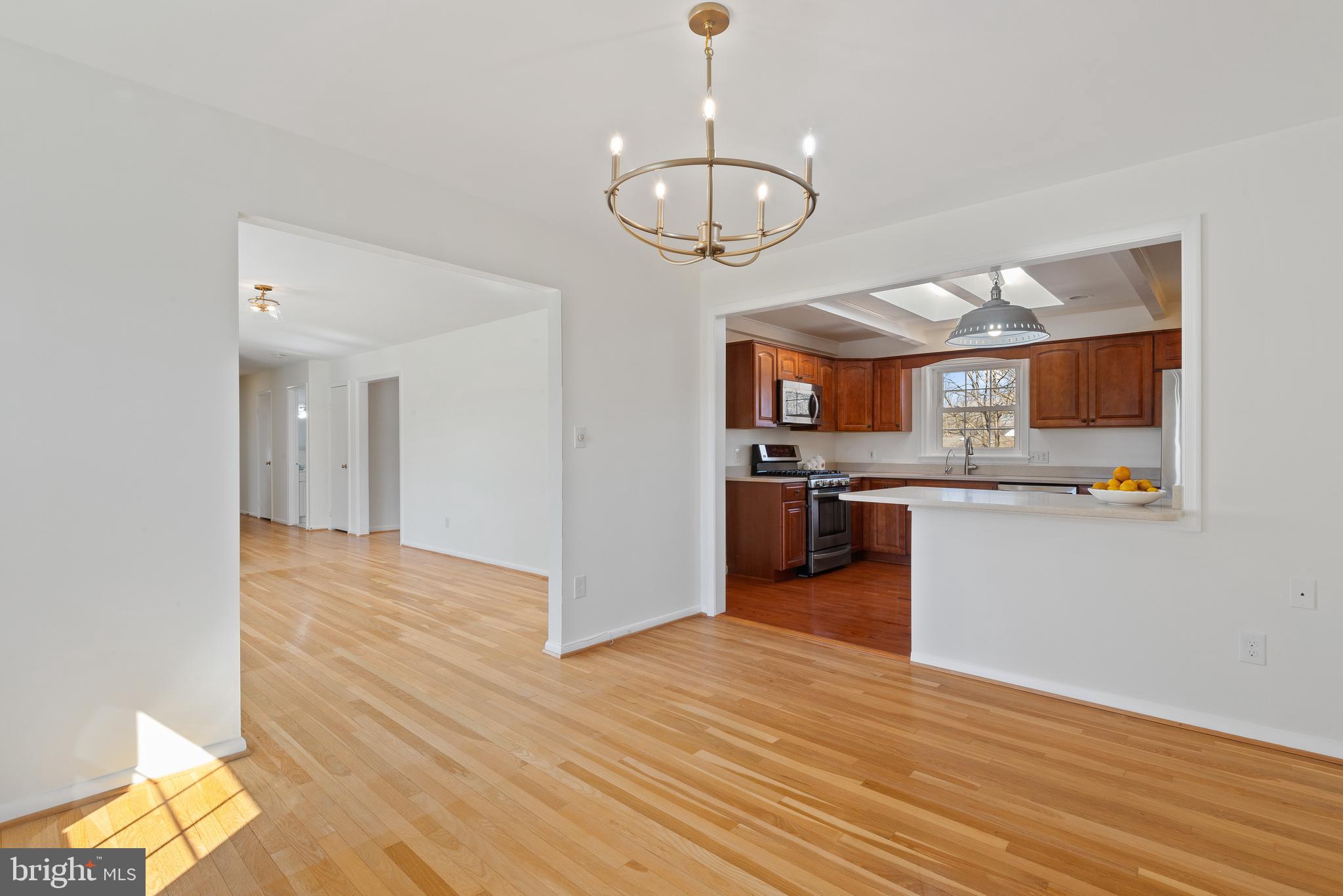 WILLIAMSBURG VILLAGE - Residential