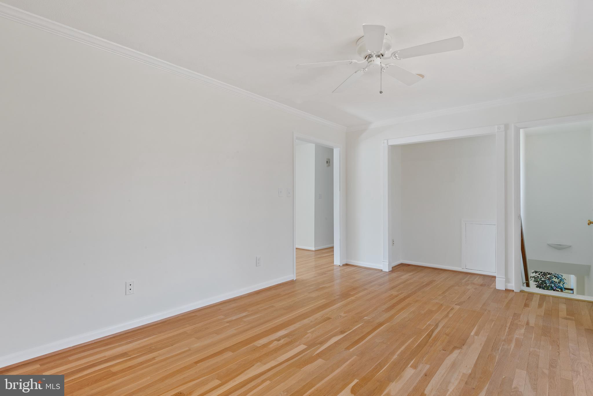 WILLIAMSBURG VILLAGE - Residential