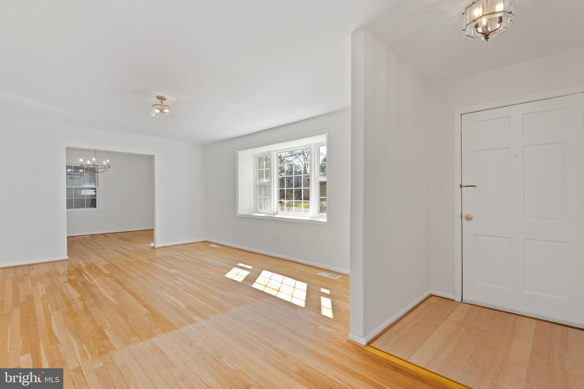 WILLIAMSBURG VILLAGE - Residential