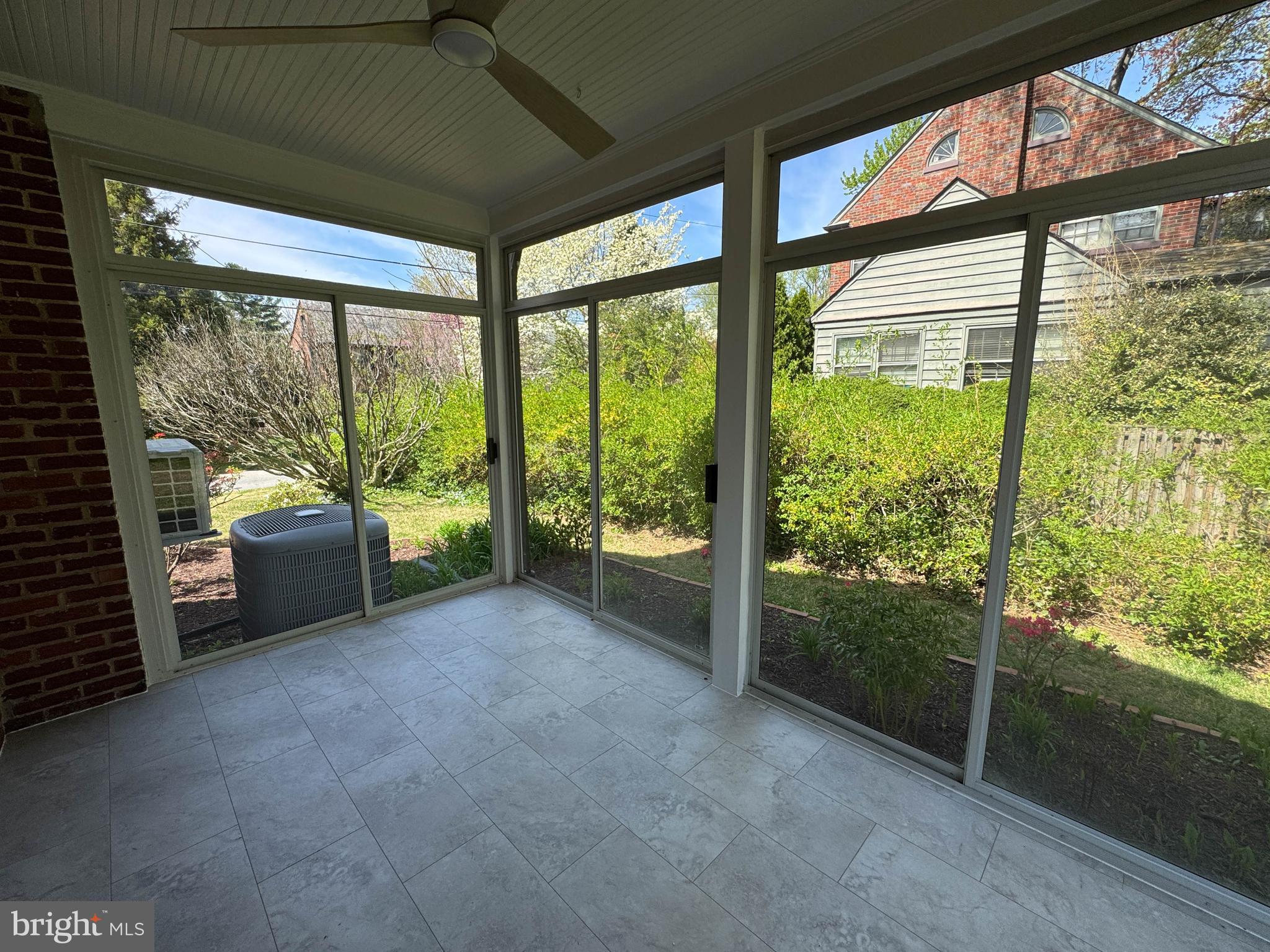 NORTH HILLS - Residential