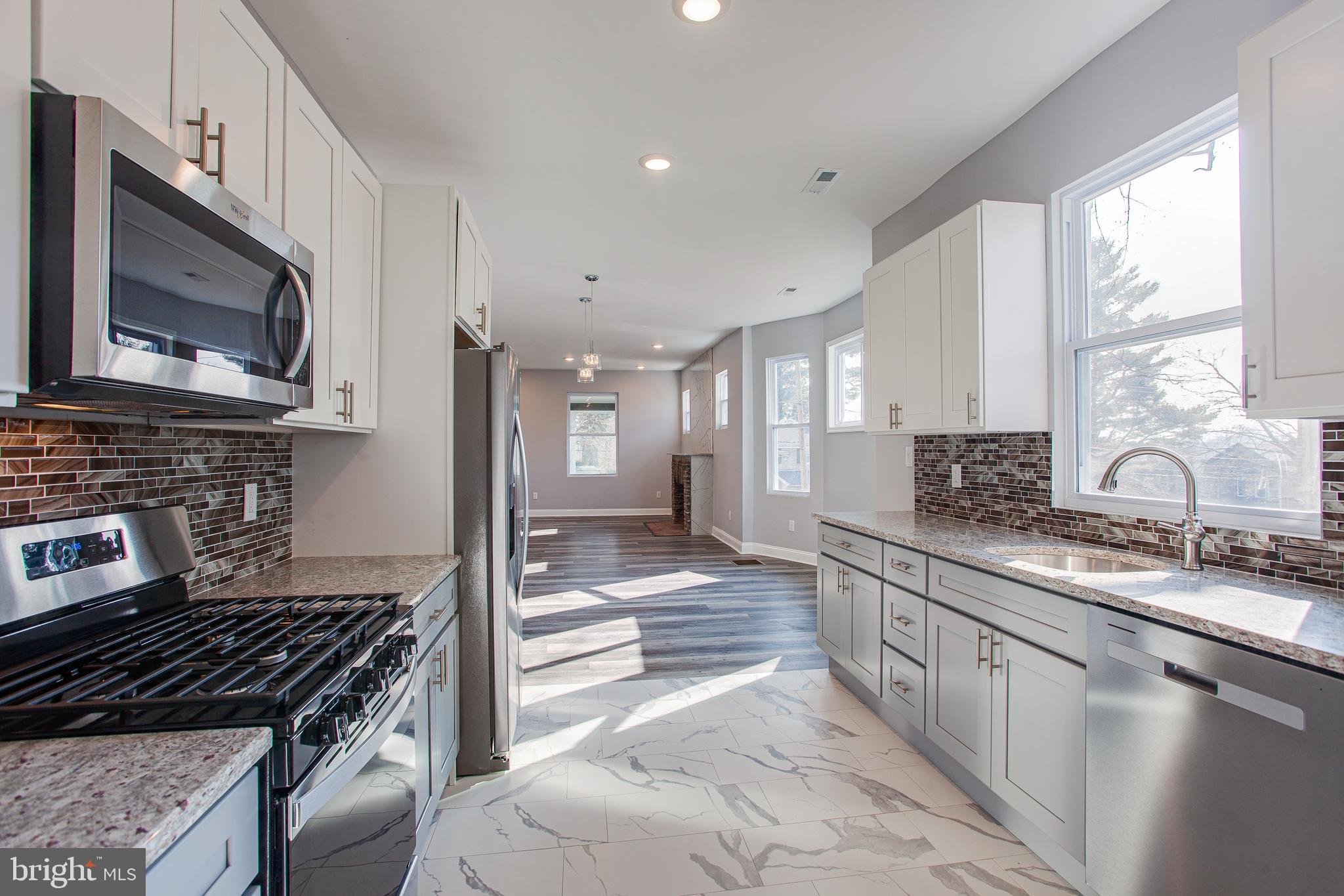 EAST OAK LANE - Residential