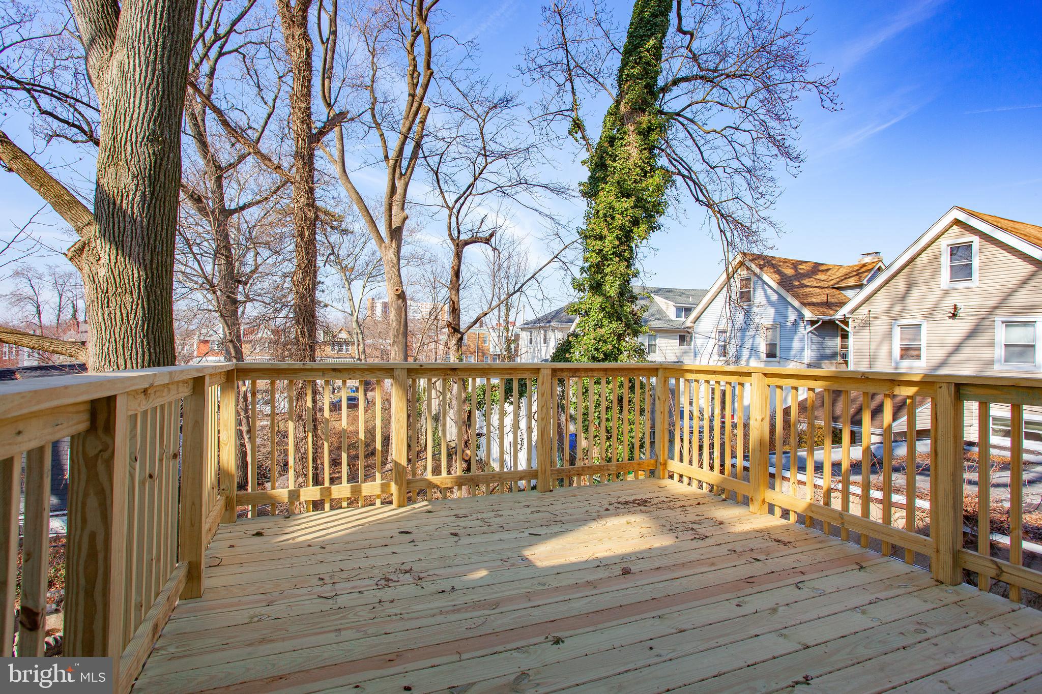EAST OAK LANE - Residential