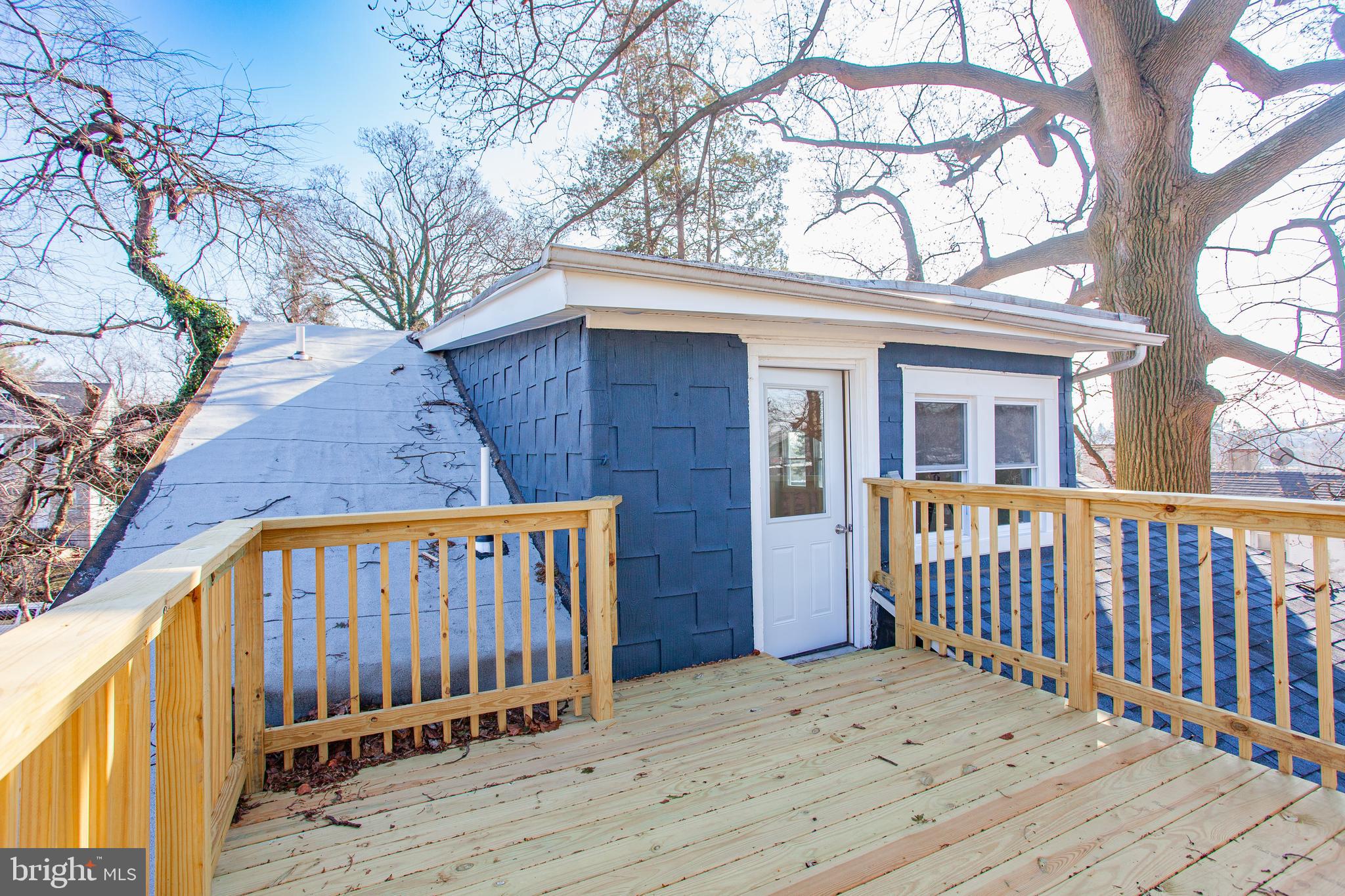 EAST OAK LANE - Residential