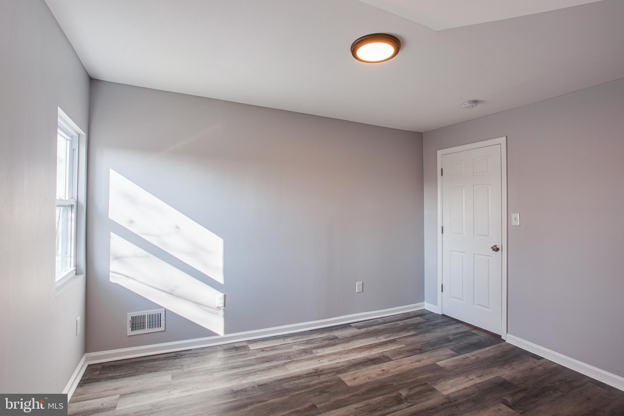 EAST OAK LANE - Residential